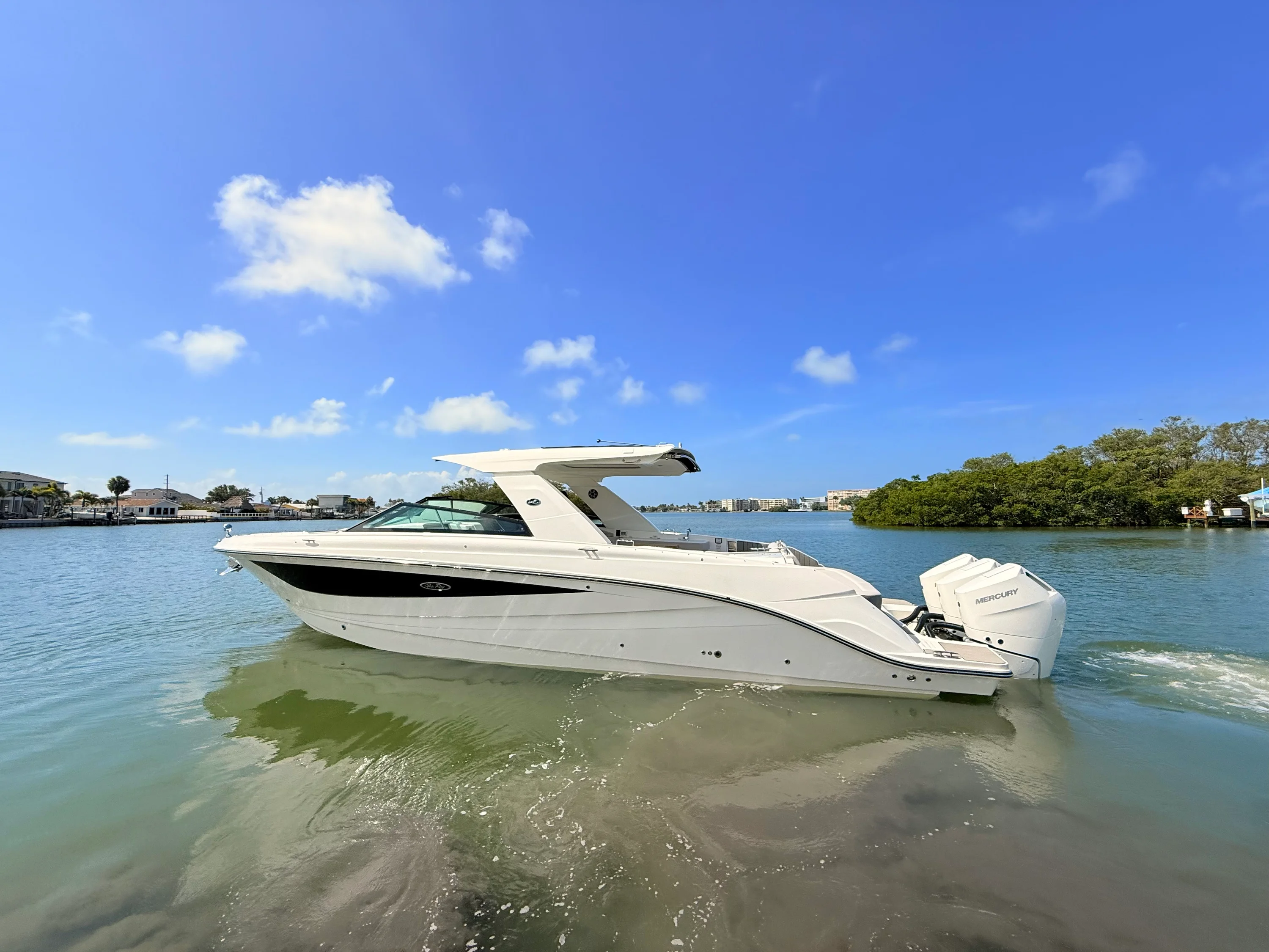 2026 Sea Ray SLX 400 Outboard Image Thumbnail #2