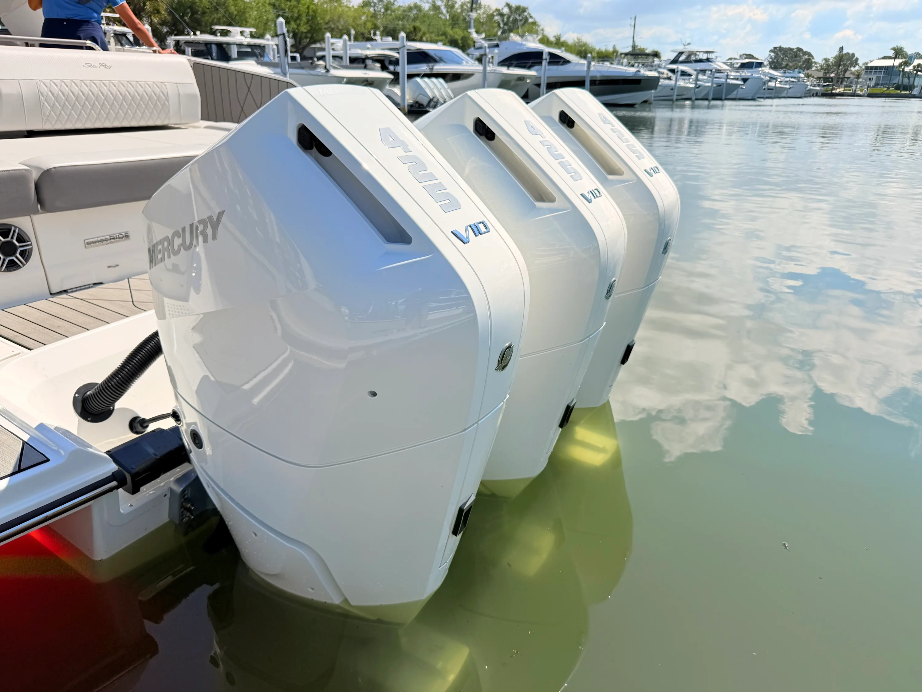 2026 Sea Ray SLX 400 Outboard Image Thumbnail #27