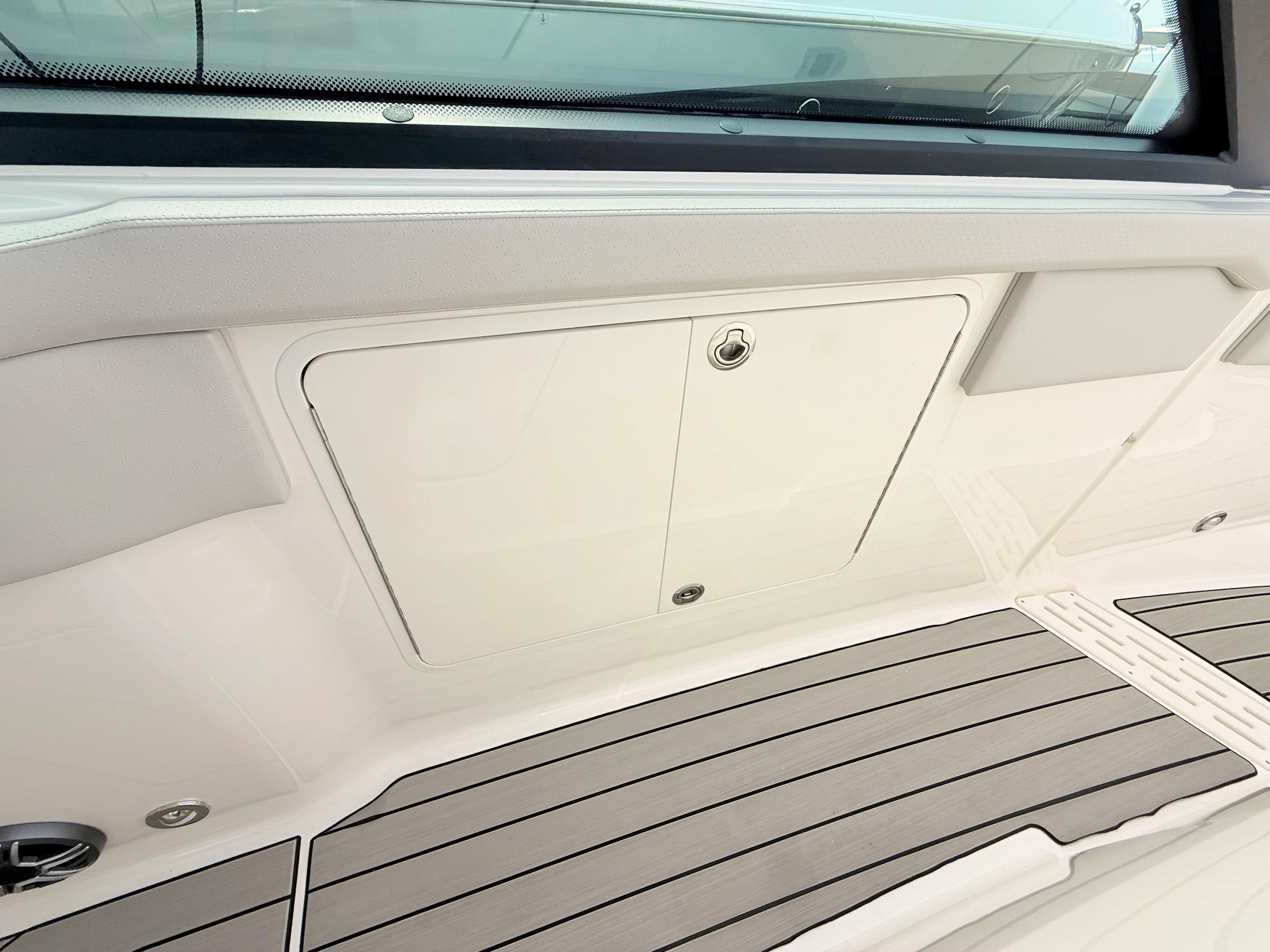 2026 Sea Ray SLX 400 Outboard Image Thumbnail #65