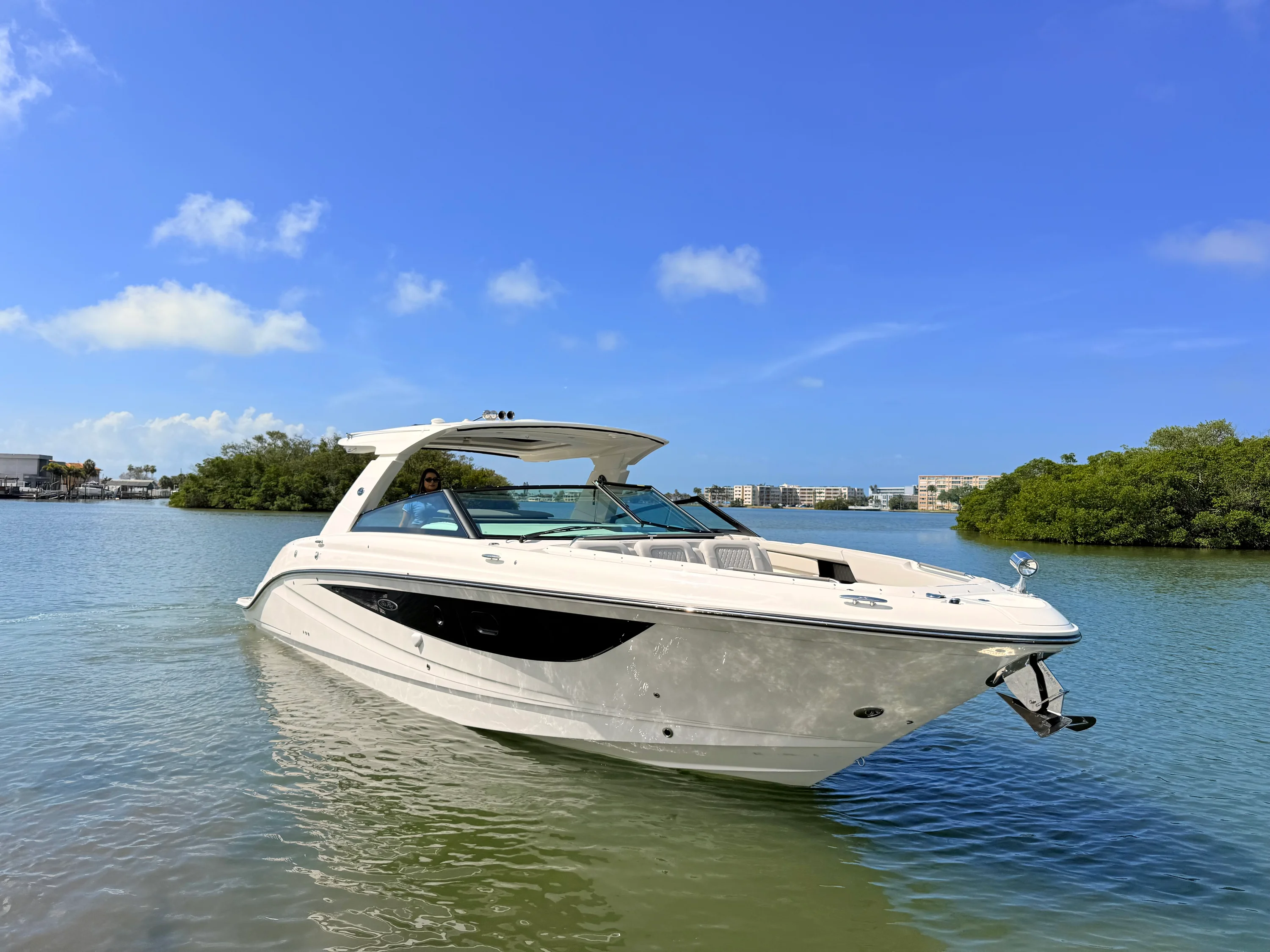 2026 Sea Ray SLX 400 Outboard Image Thumbnail #17