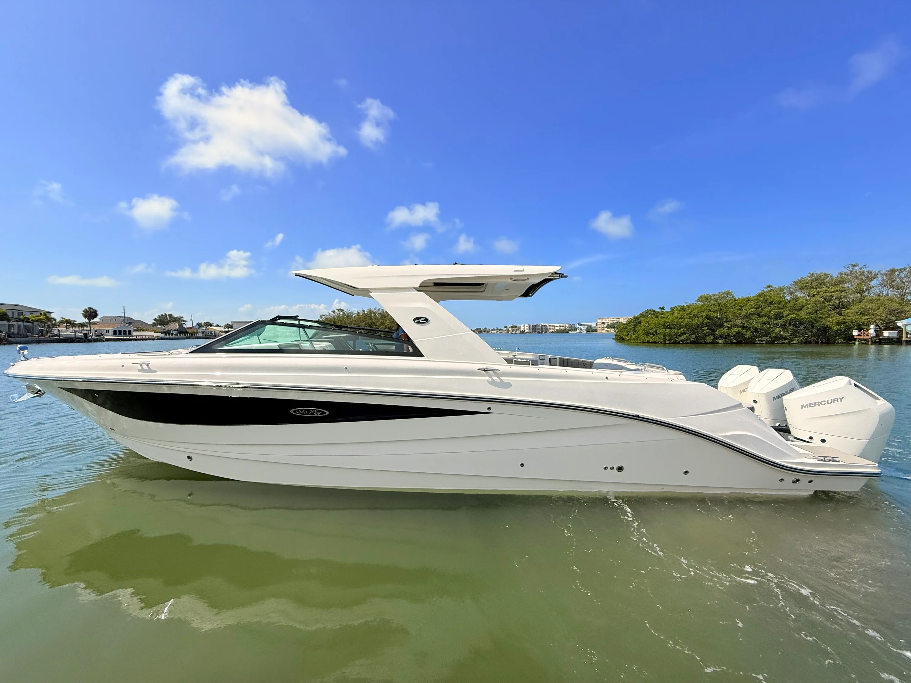 2026 Sea Ray SLX 400 Outboard Image Thumbnail #1