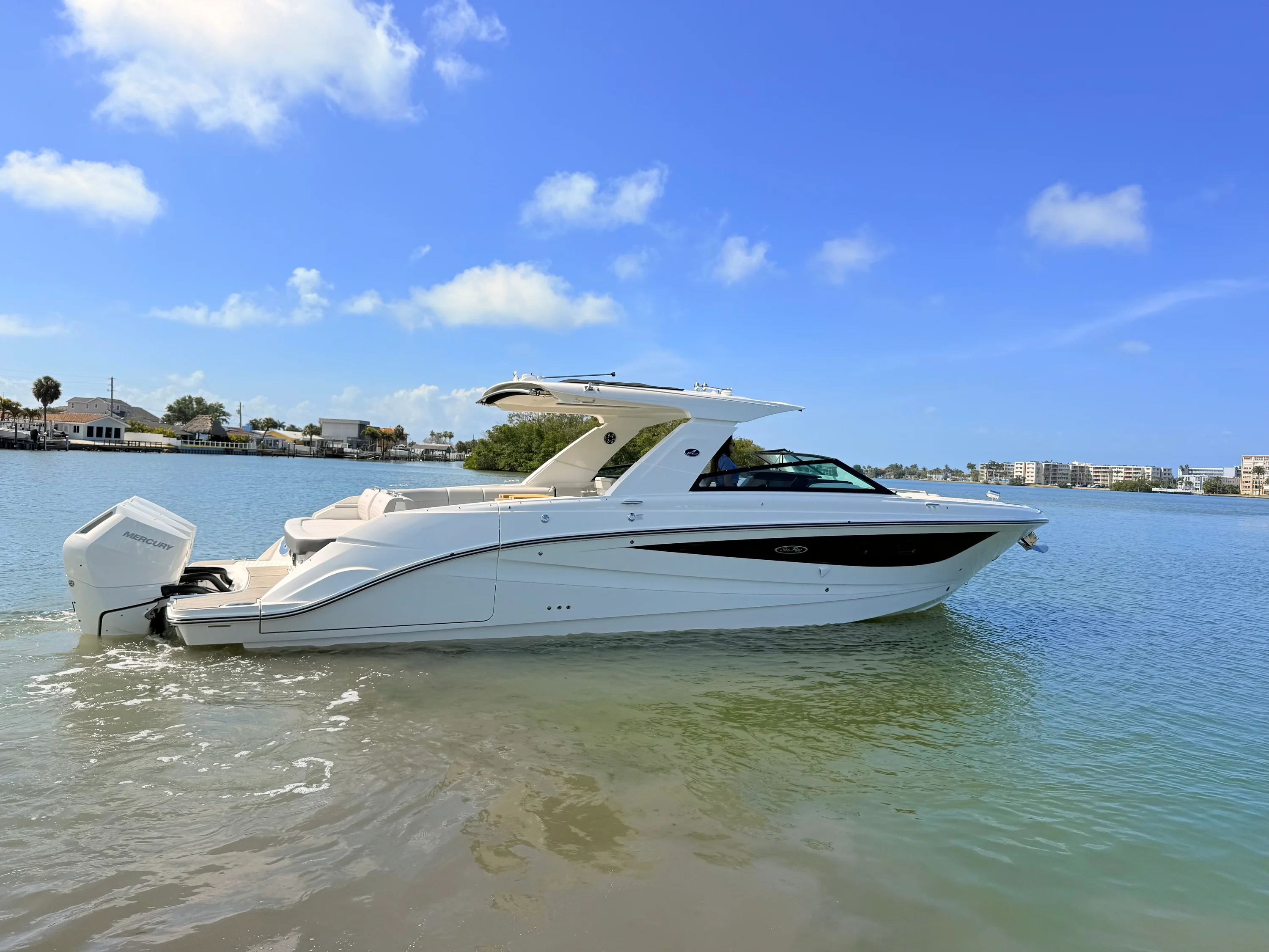 2026 Sea Ray SLX 400 Outboard Image Thumbnail #13