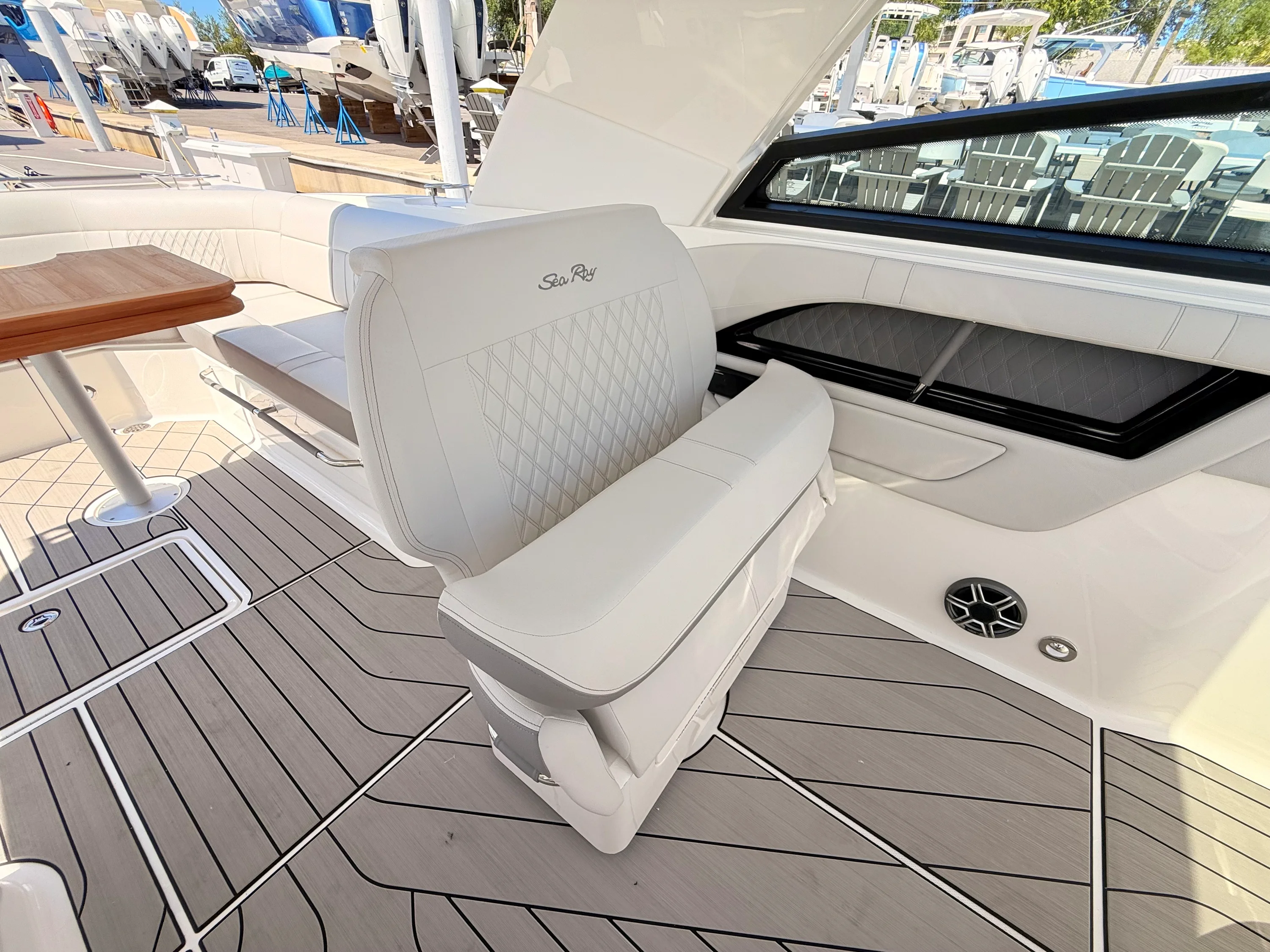 2026 Sea Ray SLX 400 Outboard Image Thumbnail #54