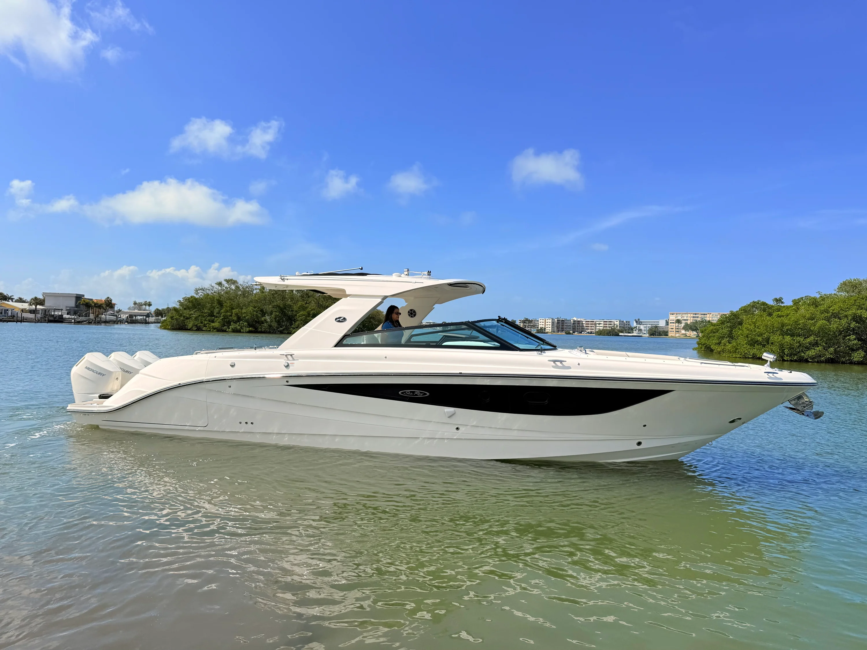 2026 Sea Ray SLX 400 Outboard Image Thumbnail #15