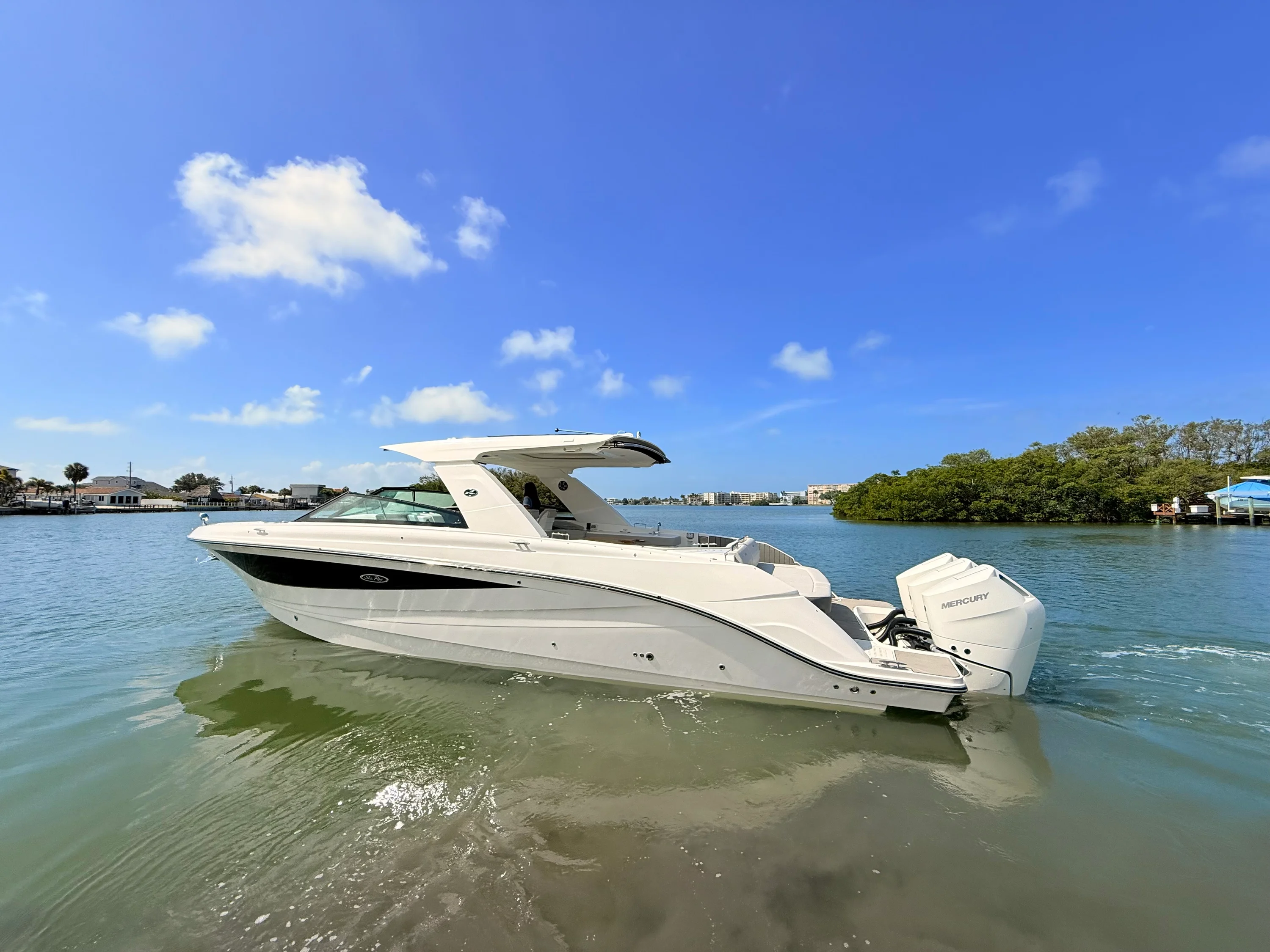 2026 Sea Ray SLX 400 Outboard Image Thumbnail #3
