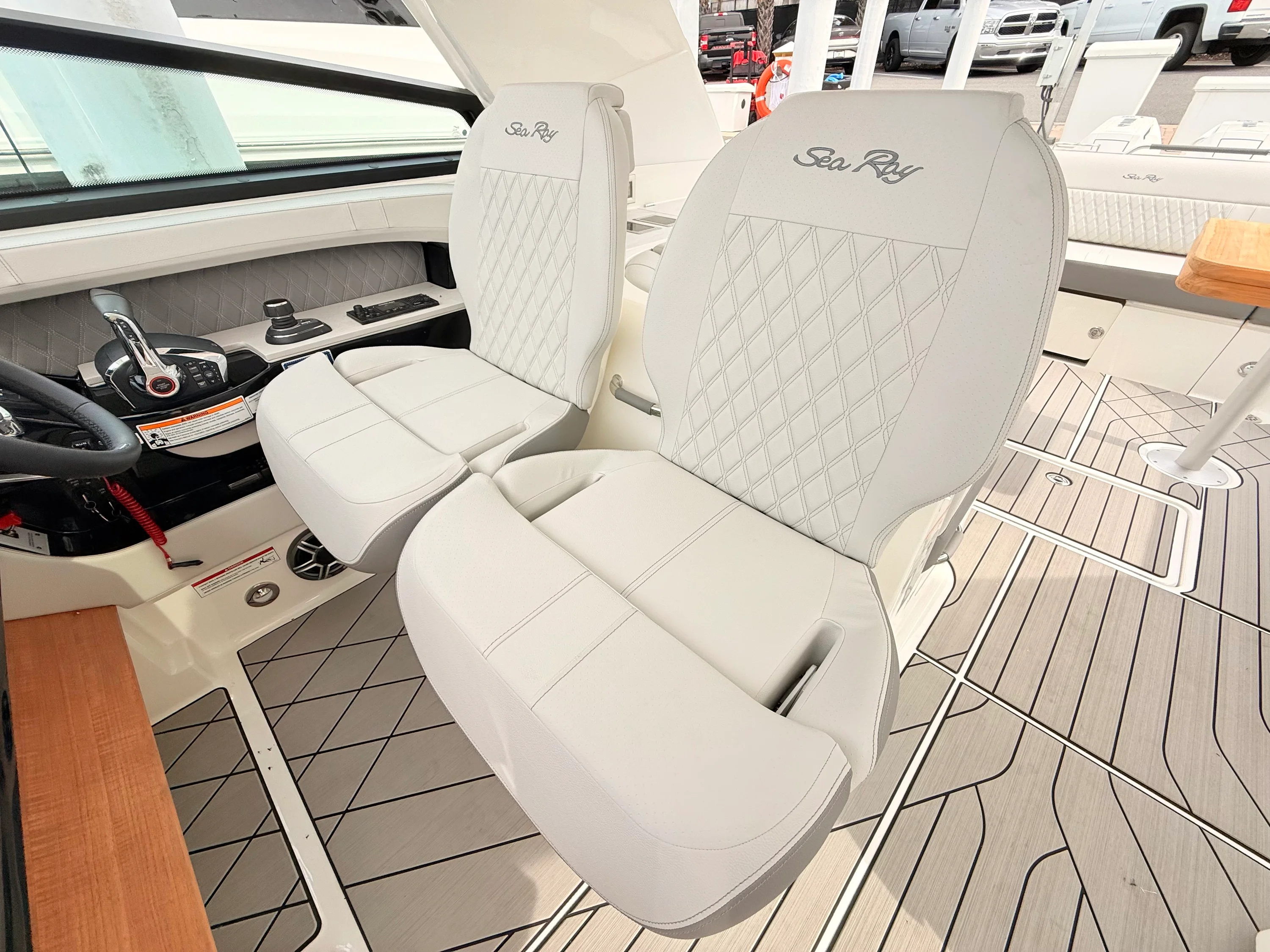 2026 Sea Ray SLX 400 Outboard Image Thumbnail #59