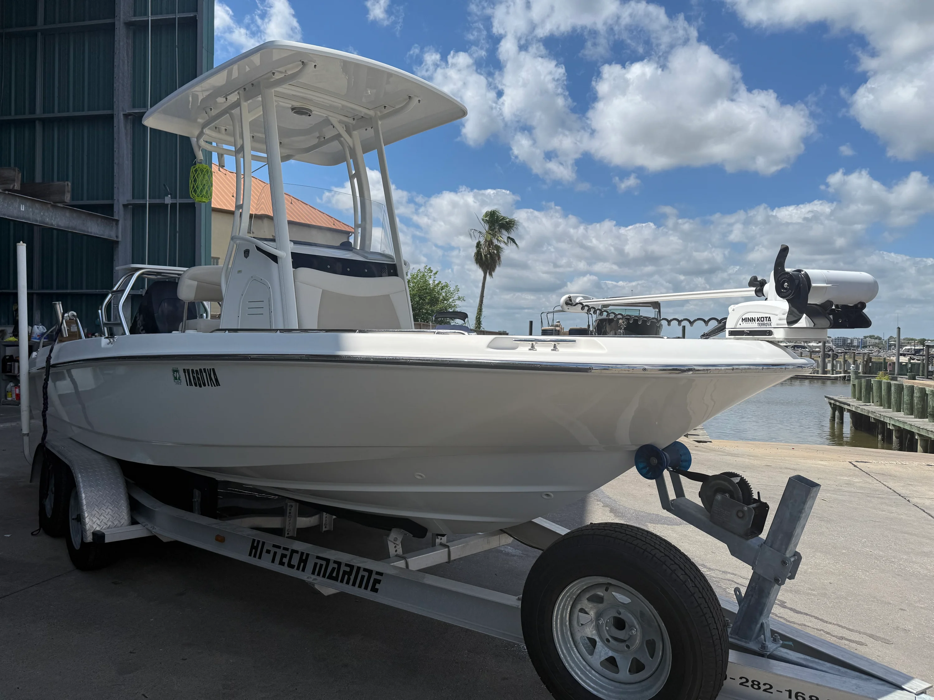 2018 Boston Whaler 210 DAUNTLESS Image Thumbnail #1
