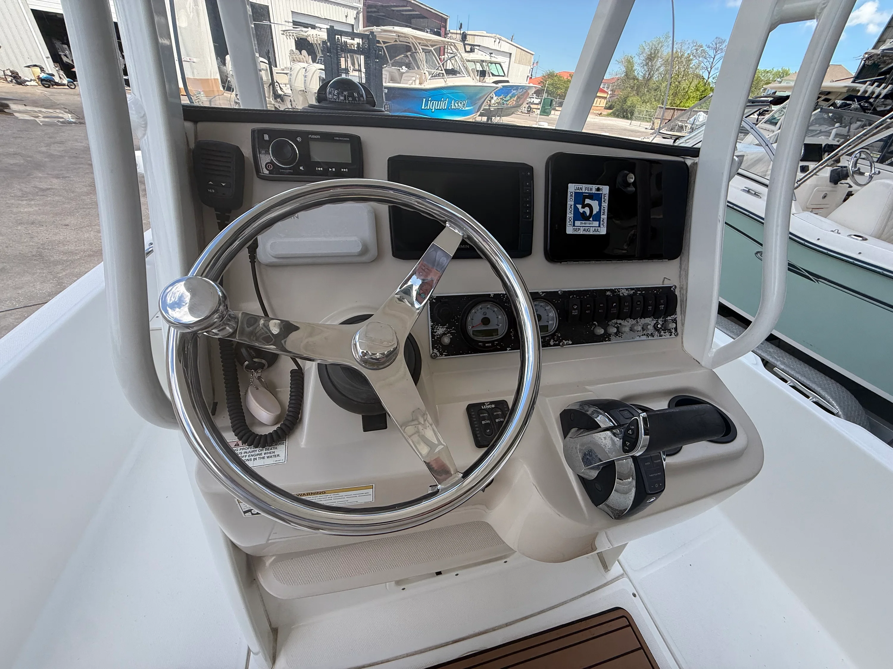 2018 Boston Whaler 210 DAUNTLESS Image Thumbnail #12