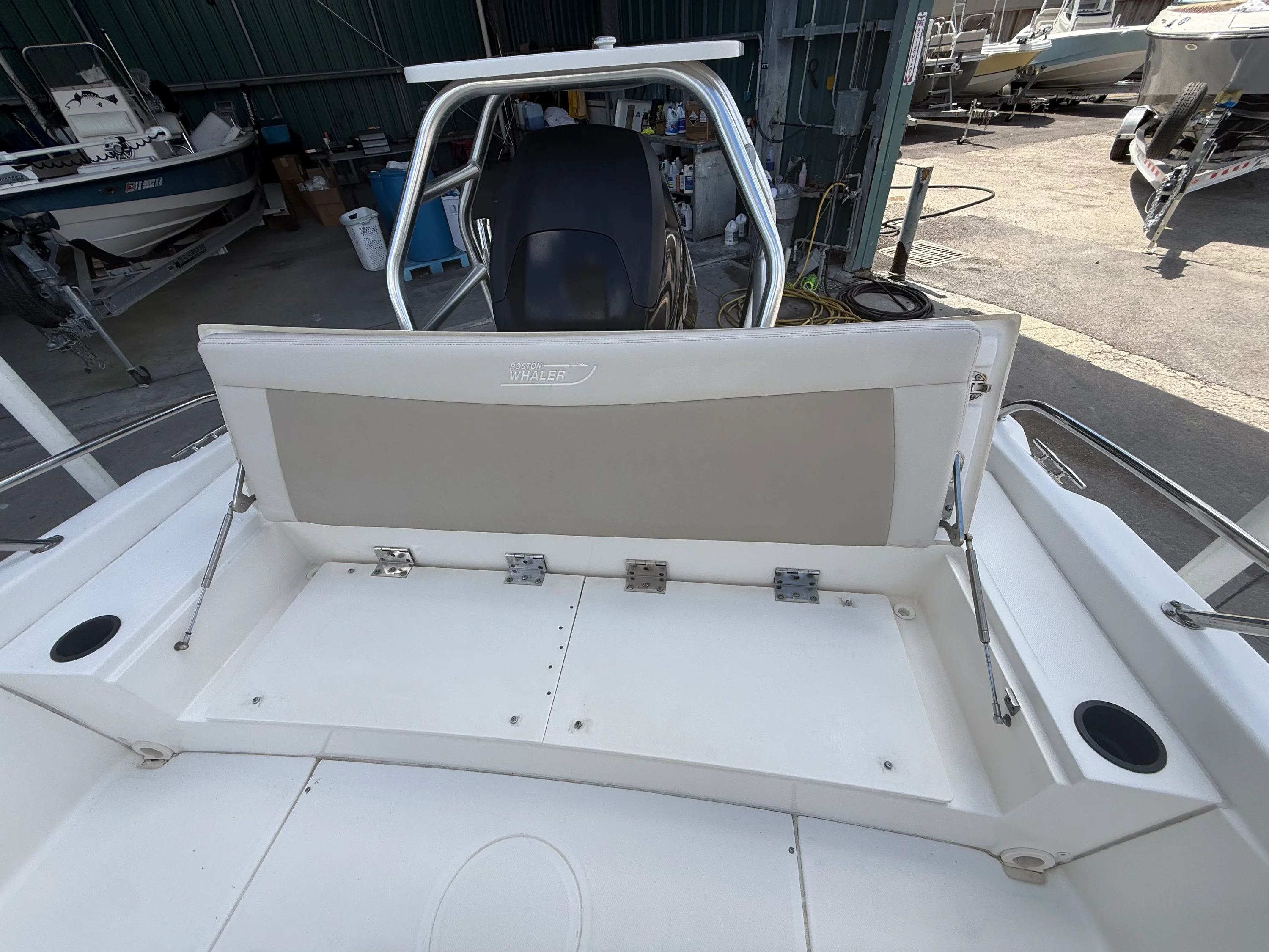 2018 Boston Whaler 210 DAUNTLESS Image Thumbnail #14