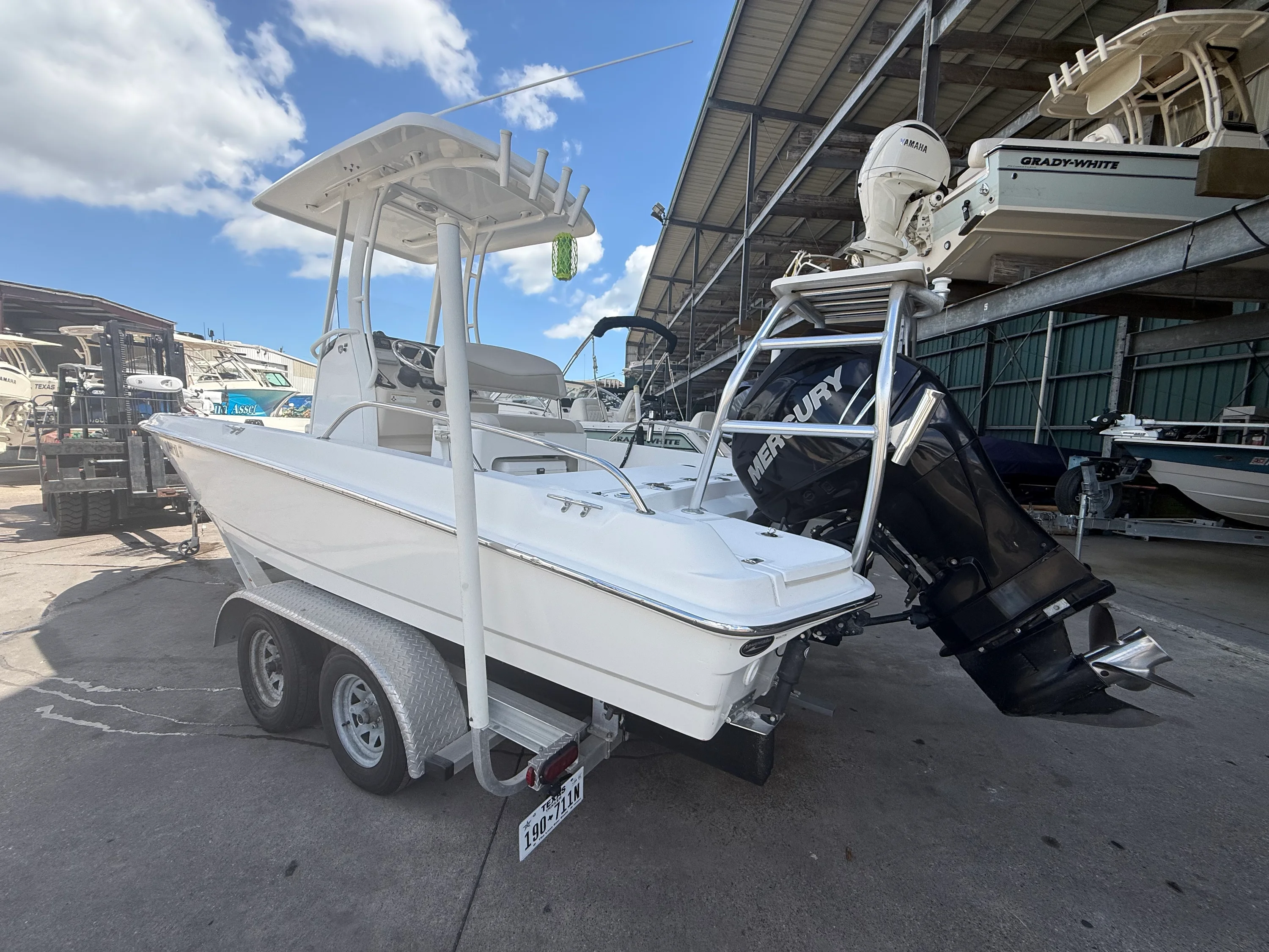 2018 Boston Whaler 210 DAUNTLESS Image Thumbnail #6