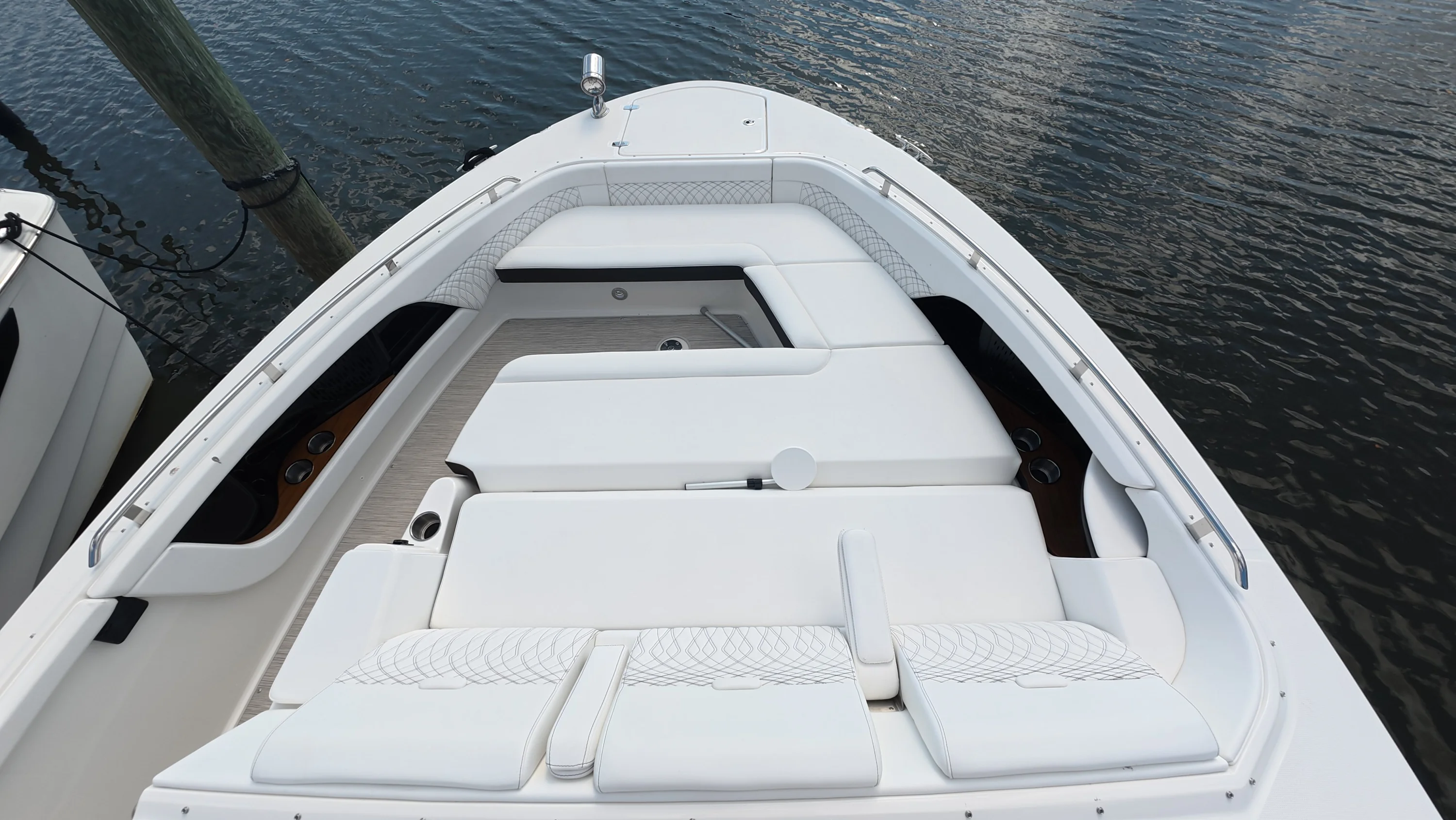 2026 Sea Ray Sundancer 370 Outboard Image Thumbnail #29