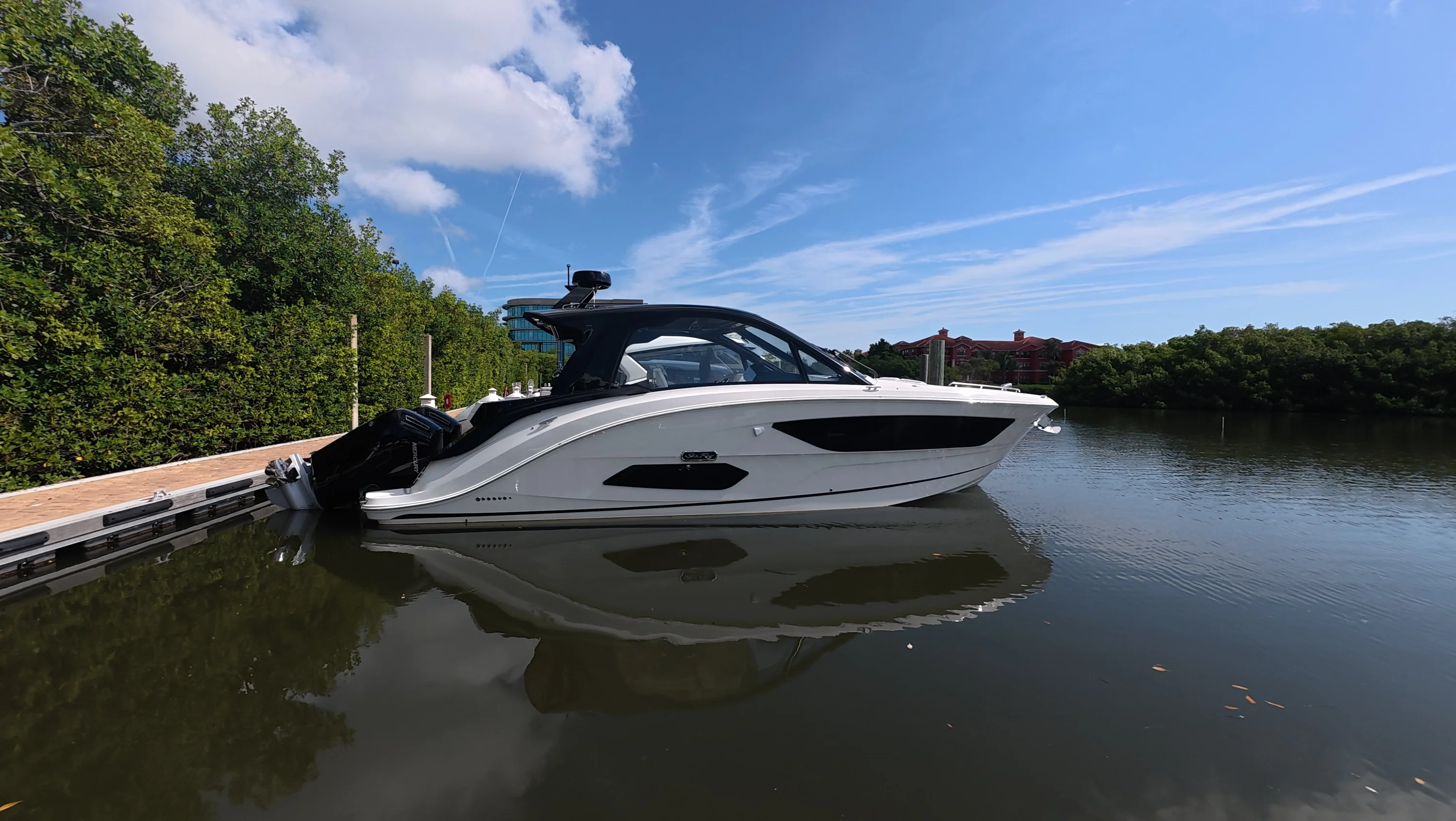 2026 Sea Ray Sundancer 370 Outboard Image Thumbnail #0