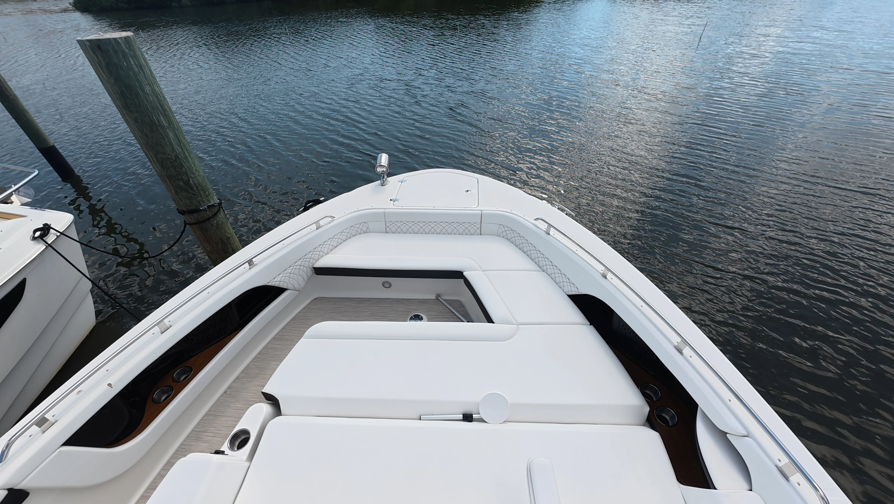 2026 Sea Ray Sundancer 370 Outboard Image Thumbnail #28