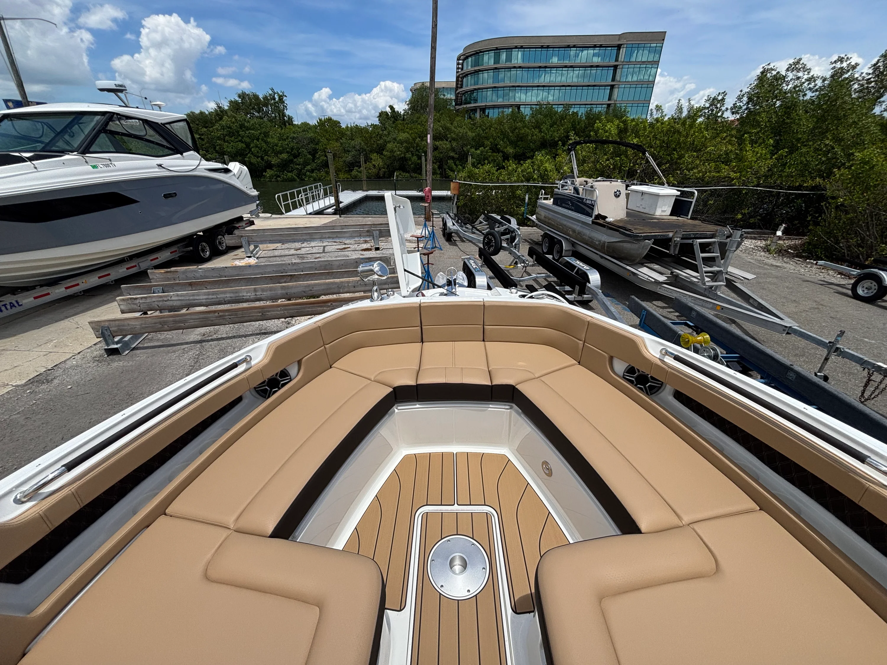 2026 Sea Ray SLX 310 Outboard Image Thumbnail #26