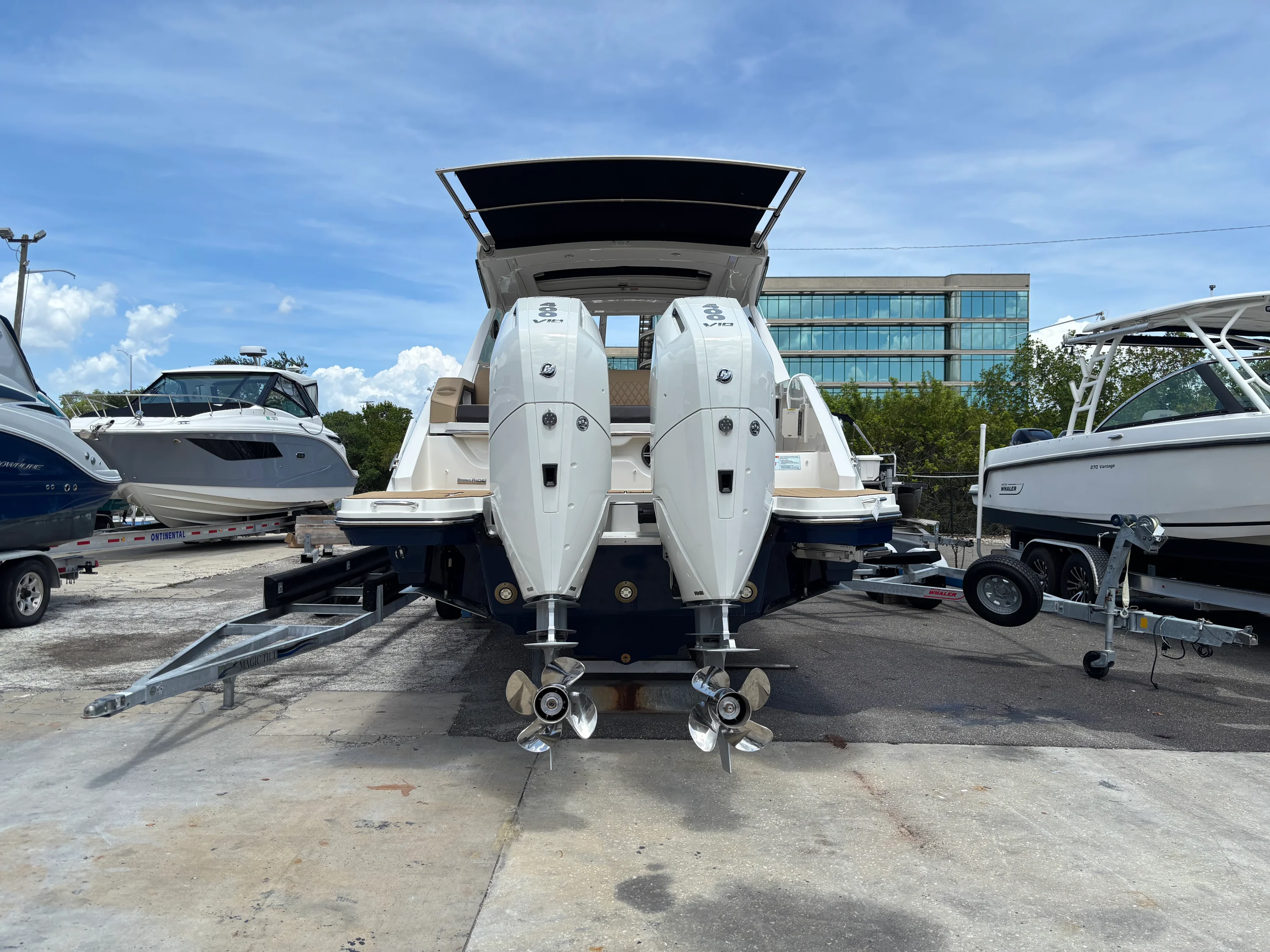 2026 Sea Ray SLX 310 Outboard Image Thumbnail #4