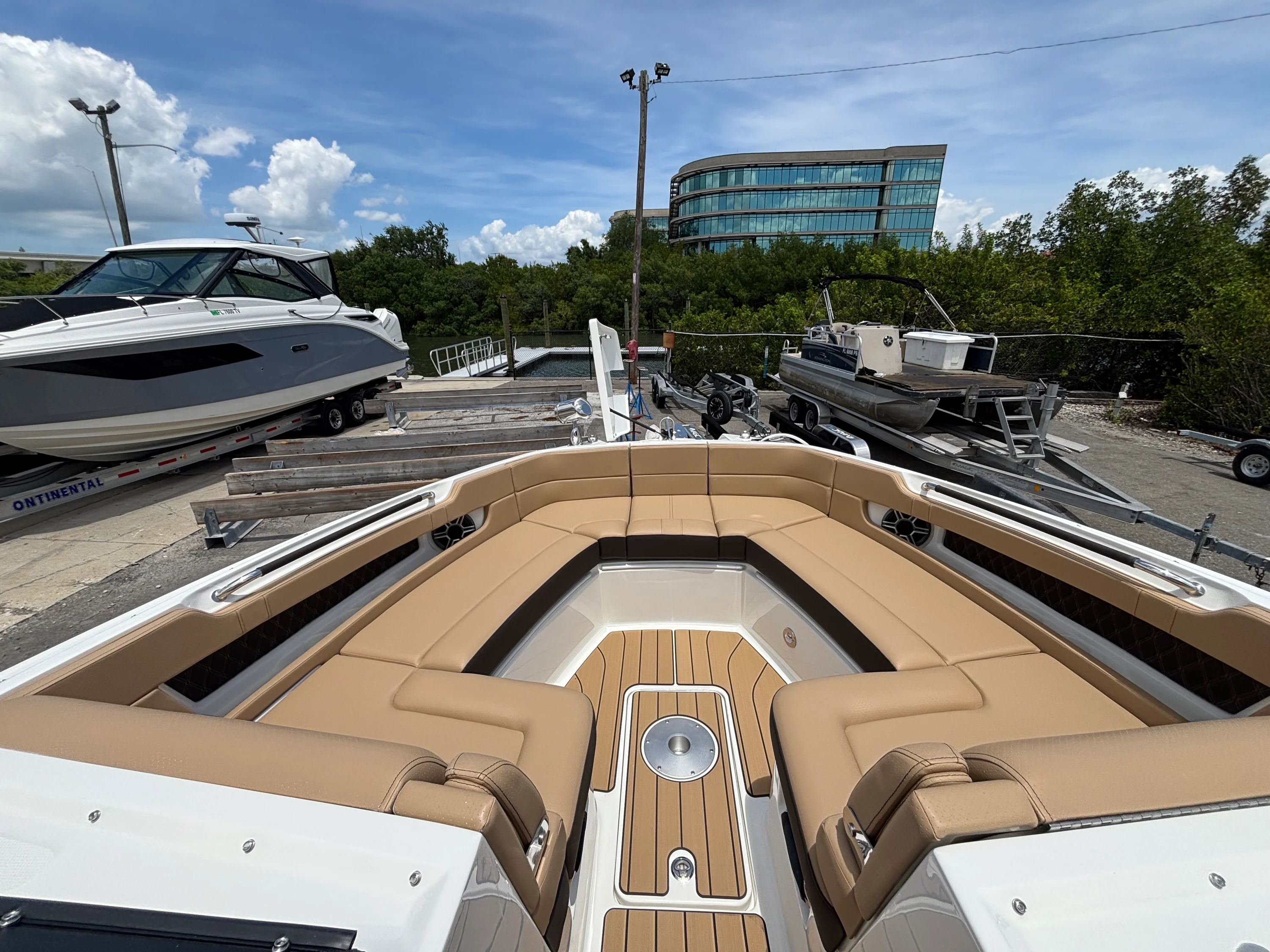 2026 Sea Ray SLX 310 Outboard Image Thumbnail #25