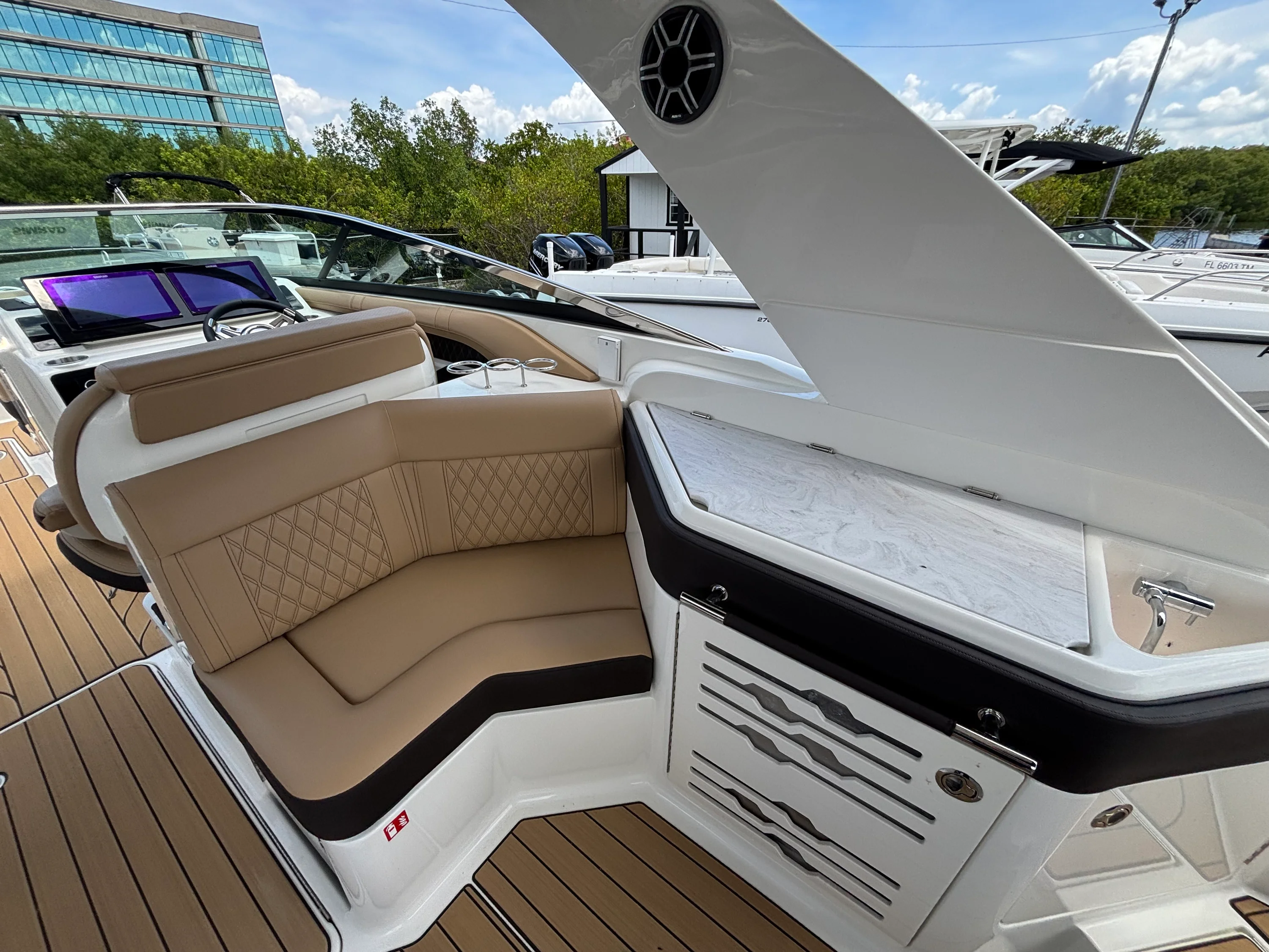 2026 Sea Ray SLX 310 Outboard Image Thumbnail #13