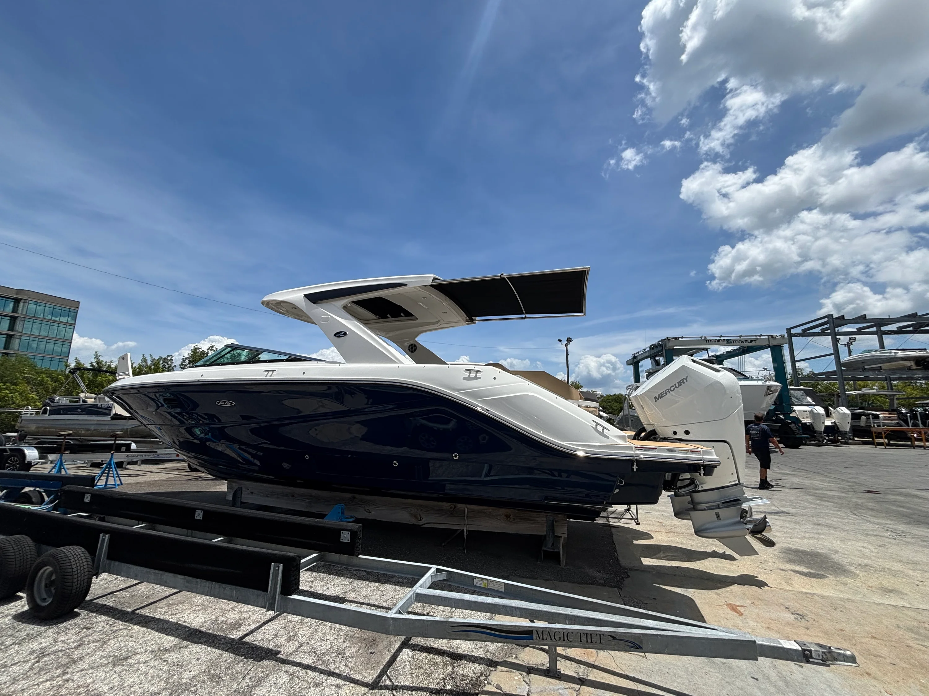 2026 Sea Ray SLX 310 Outboard Image Thumbnail #1