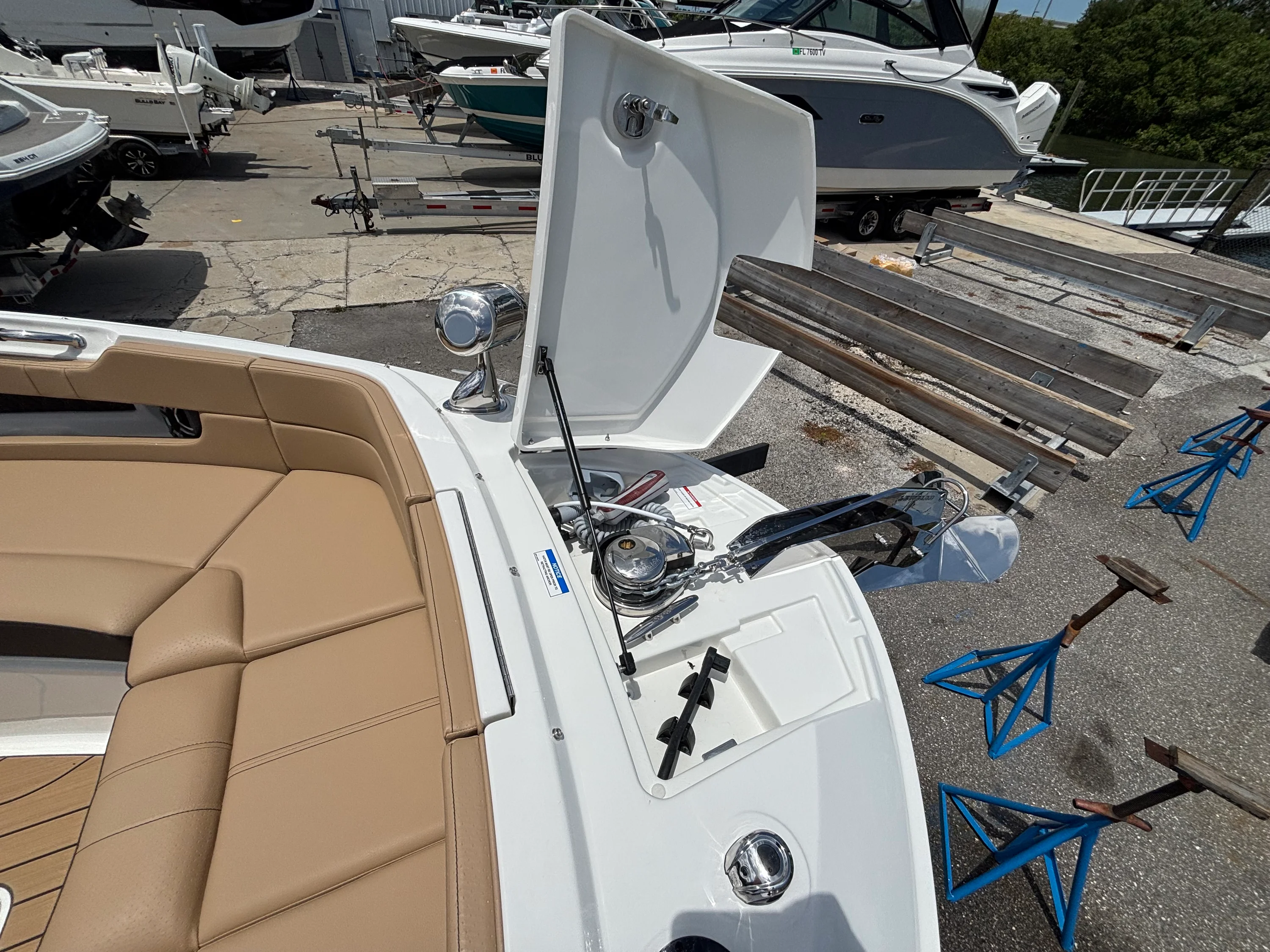 2026 Sea Ray SLX 310 Outboard Image Thumbnail #28