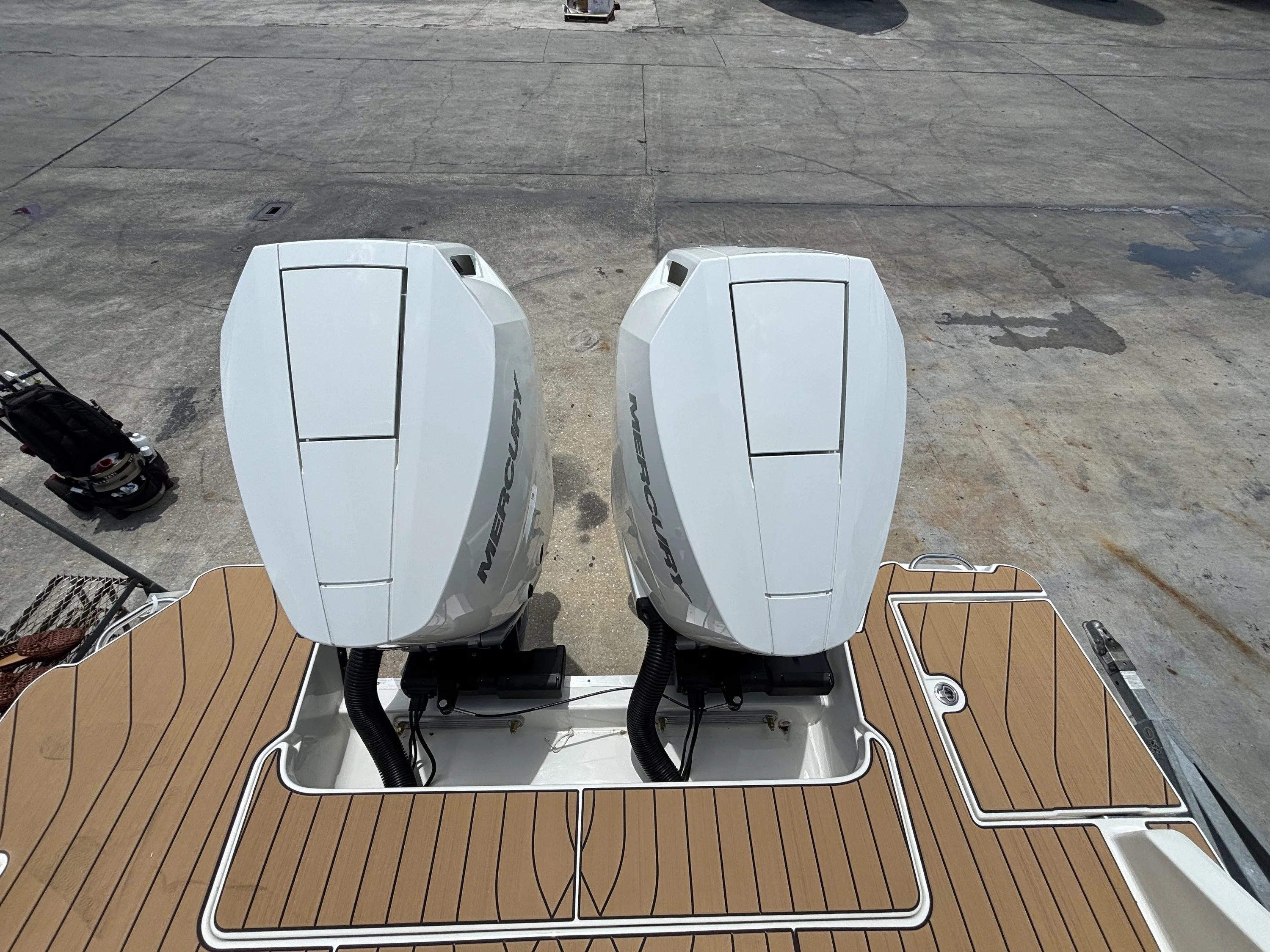 2026 Sea Ray SLX 310 Outboard Image Thumbnail #5