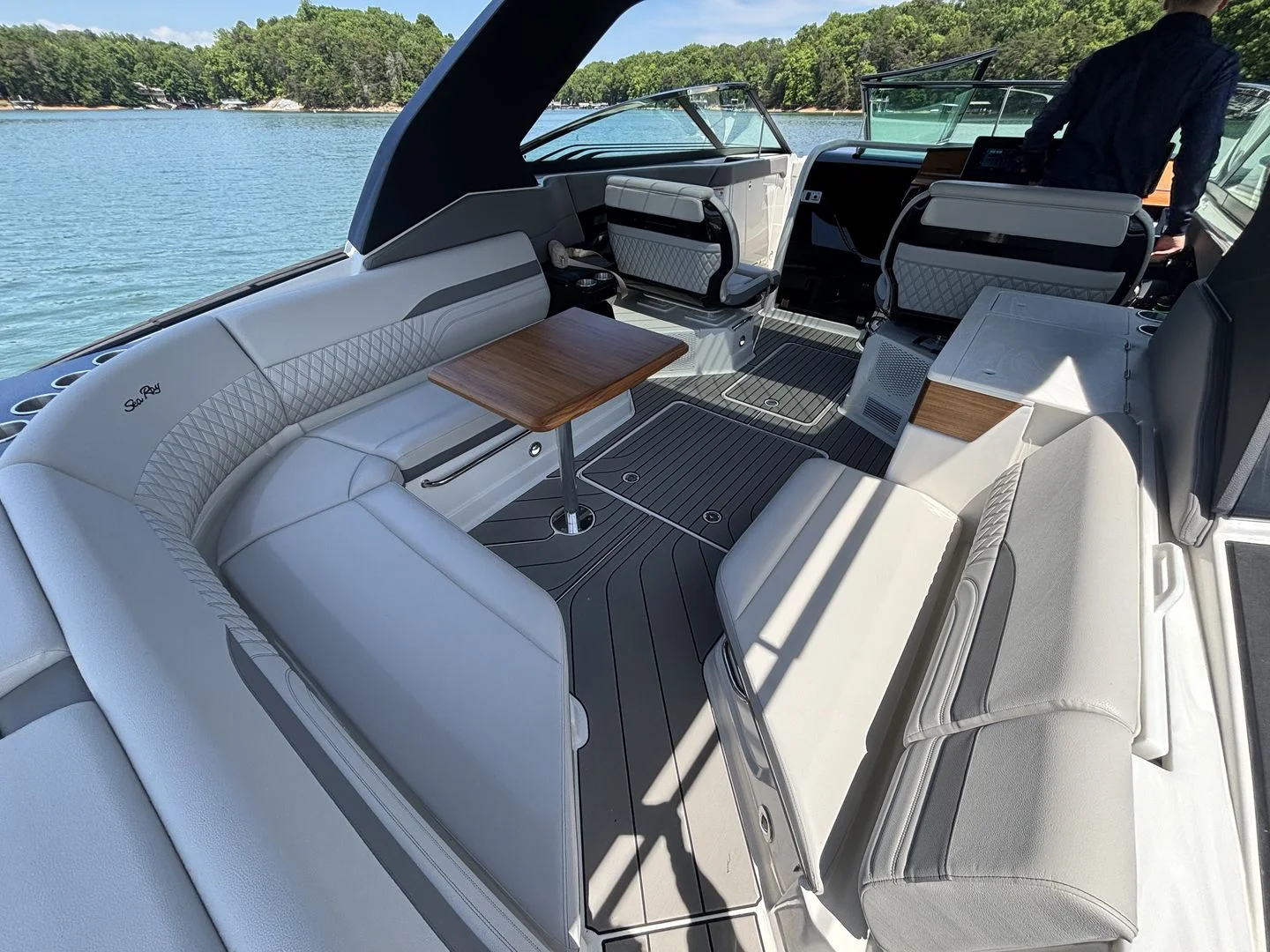 2026 Sea Ray SLX 360 OUTBOARD Image Thumbnail #27