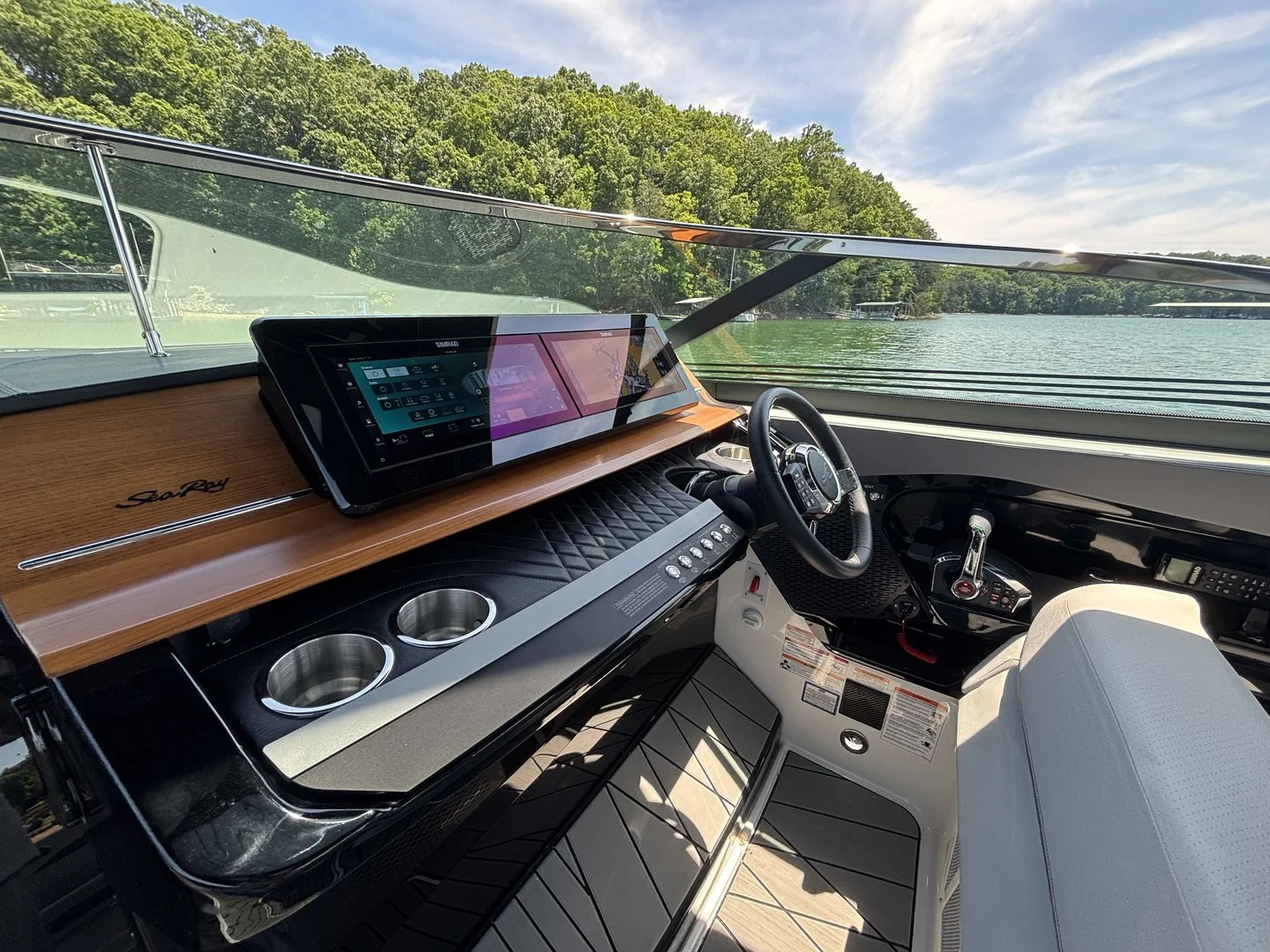 2026 Sea Ray SLX 360 OUTBOARD Image Thumbnail #17