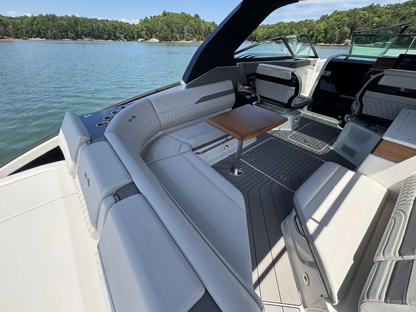 2026 Sea Ray SLX 360 OUTBOARD Image Thumbnail #7
