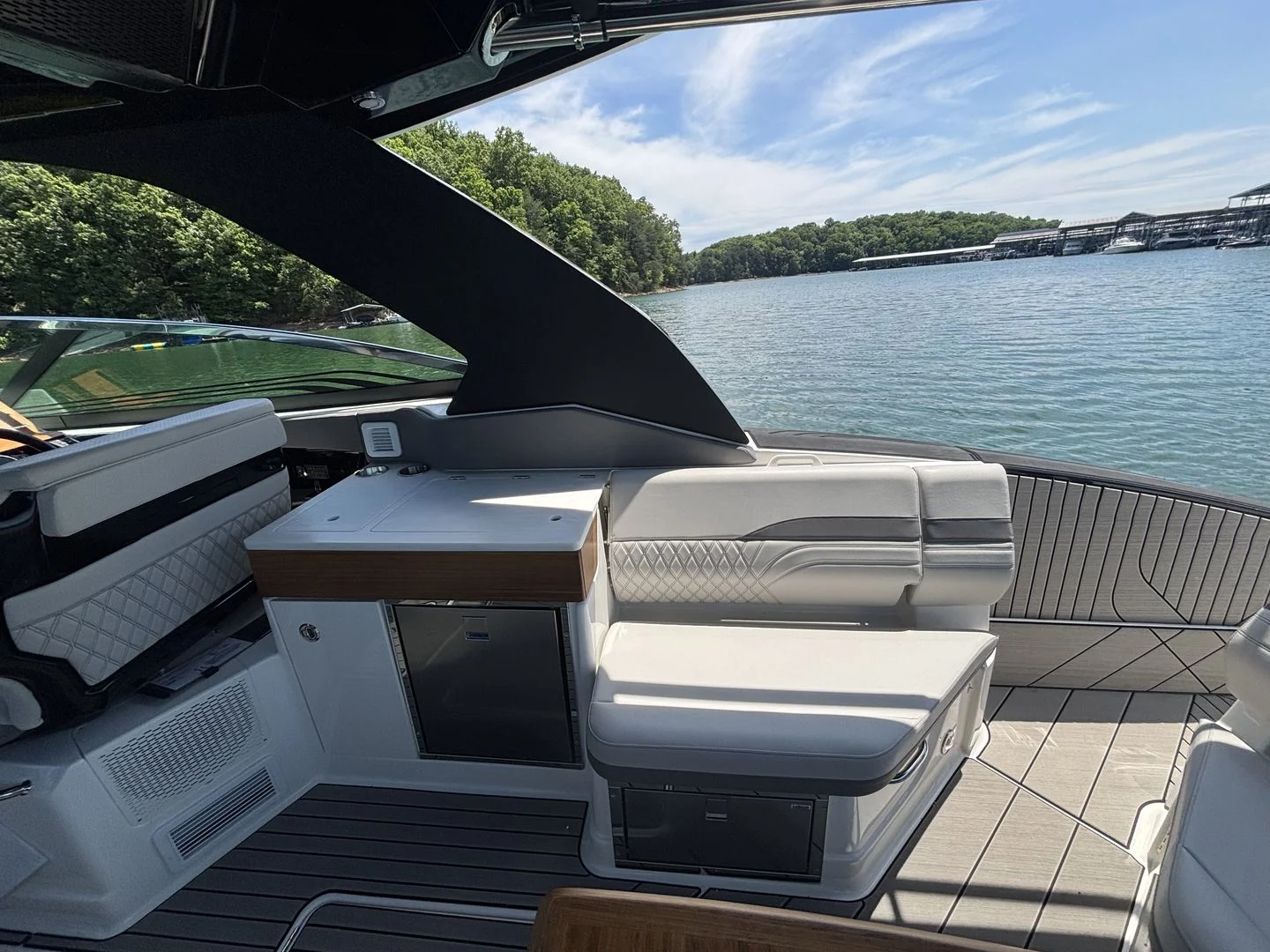 2026 Sea Ray SLX 360 OUTBOARD Image Thumbnail #10