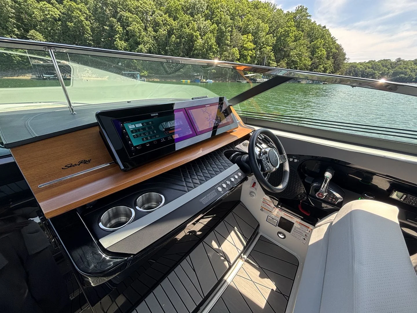 2026 Sea Ray SLX 360 OUTBOARD Image Thumbnail #18
