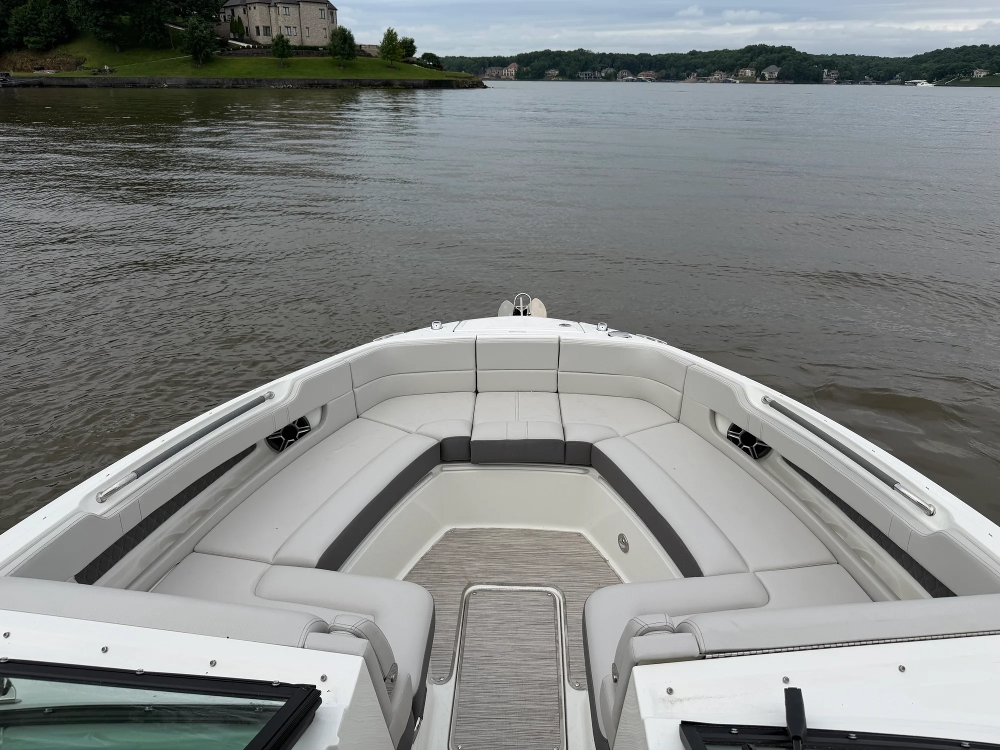 2026 Sea Ray SLX 310 Image Thumbnail #9