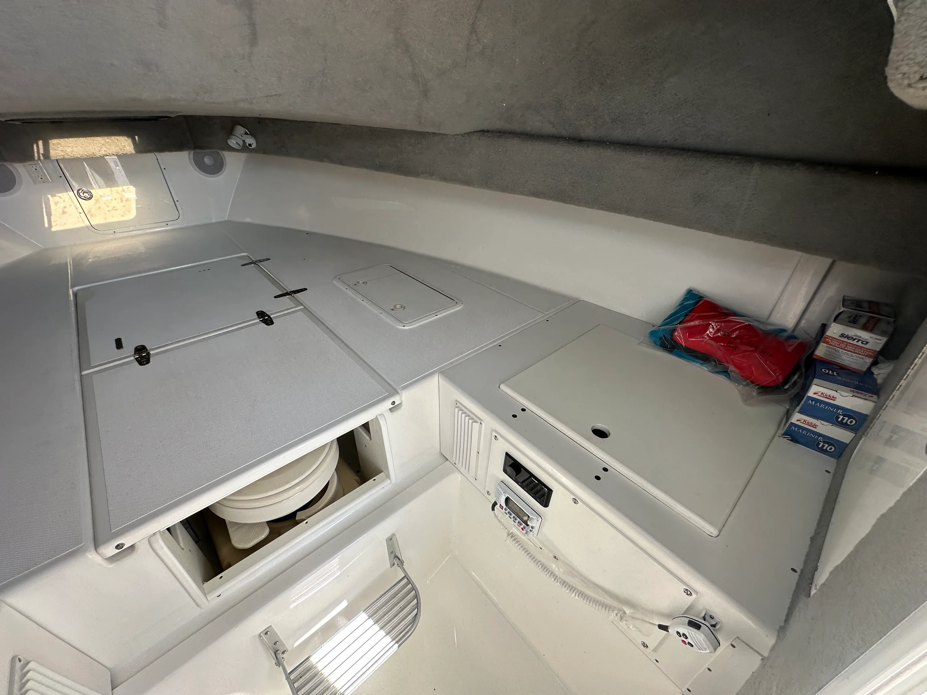 2005 Ocean Master 31 EXPRESS SPORT CABIN Image Thumbnail #29