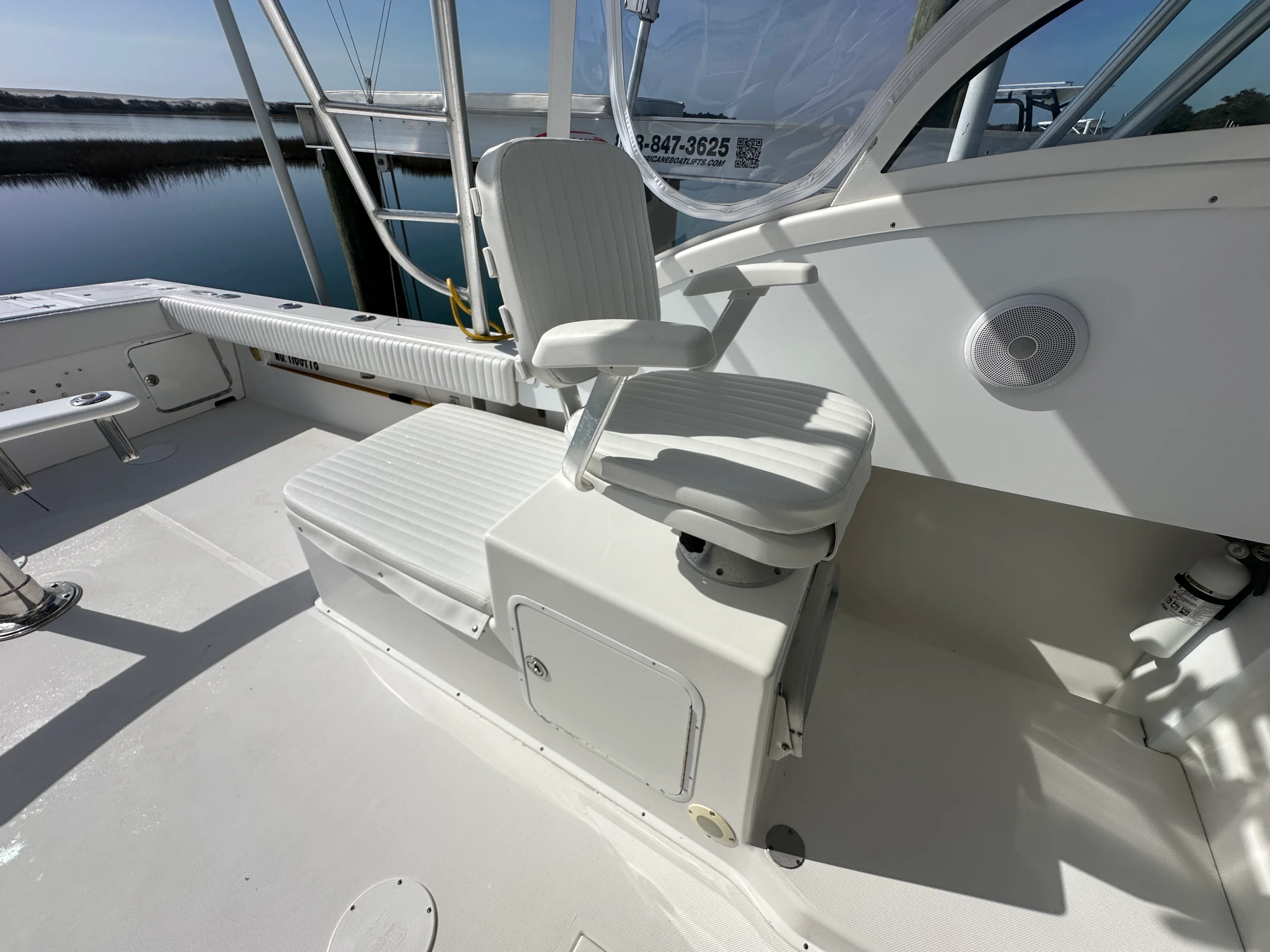 2005 Ocean Master 31 EXPRESS SPORT CABIN Image Thumbnail #10