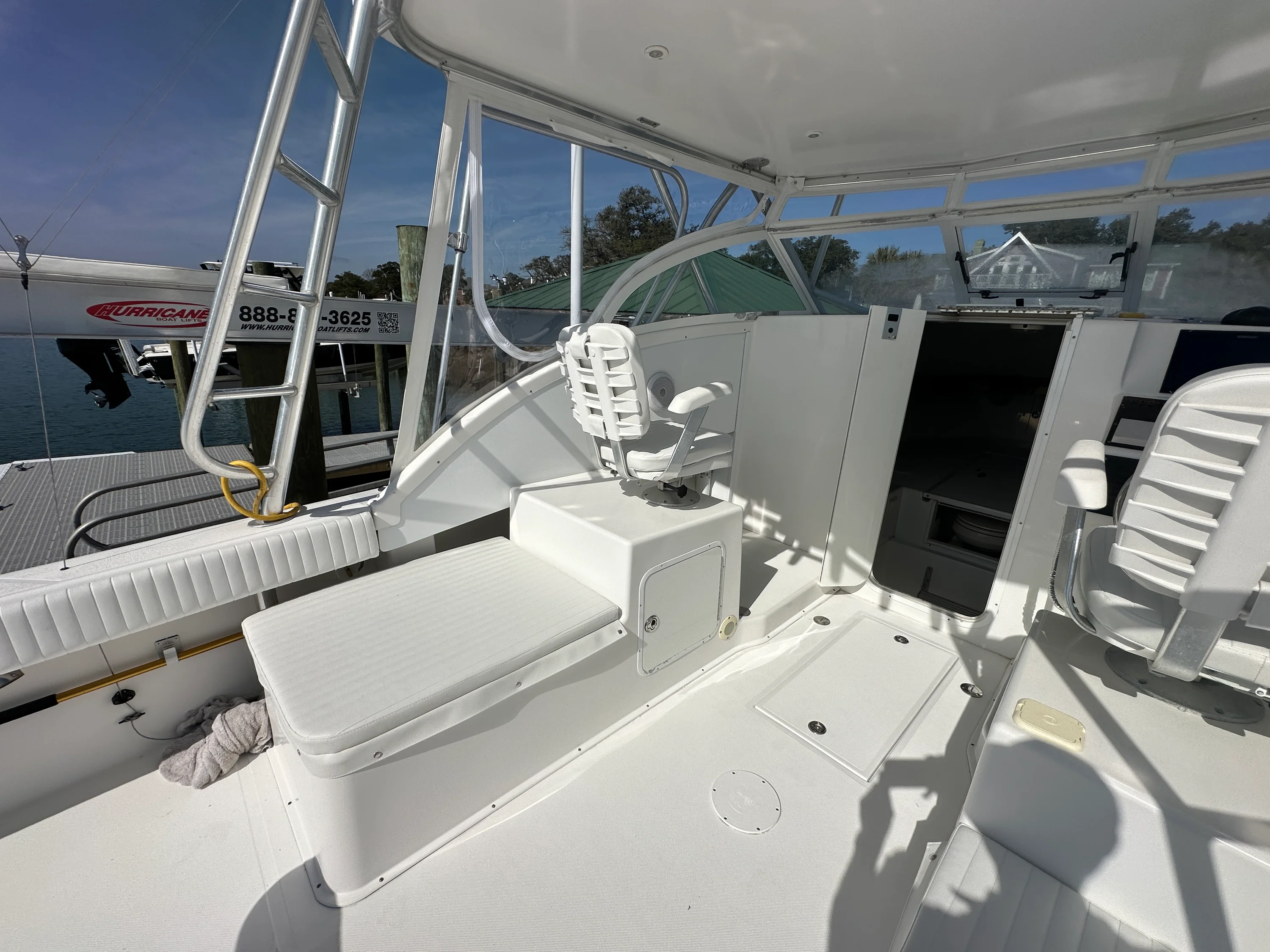 2005 Ocean Master 31 EXPRESS SPORT CABIN Image Thumbnail #20