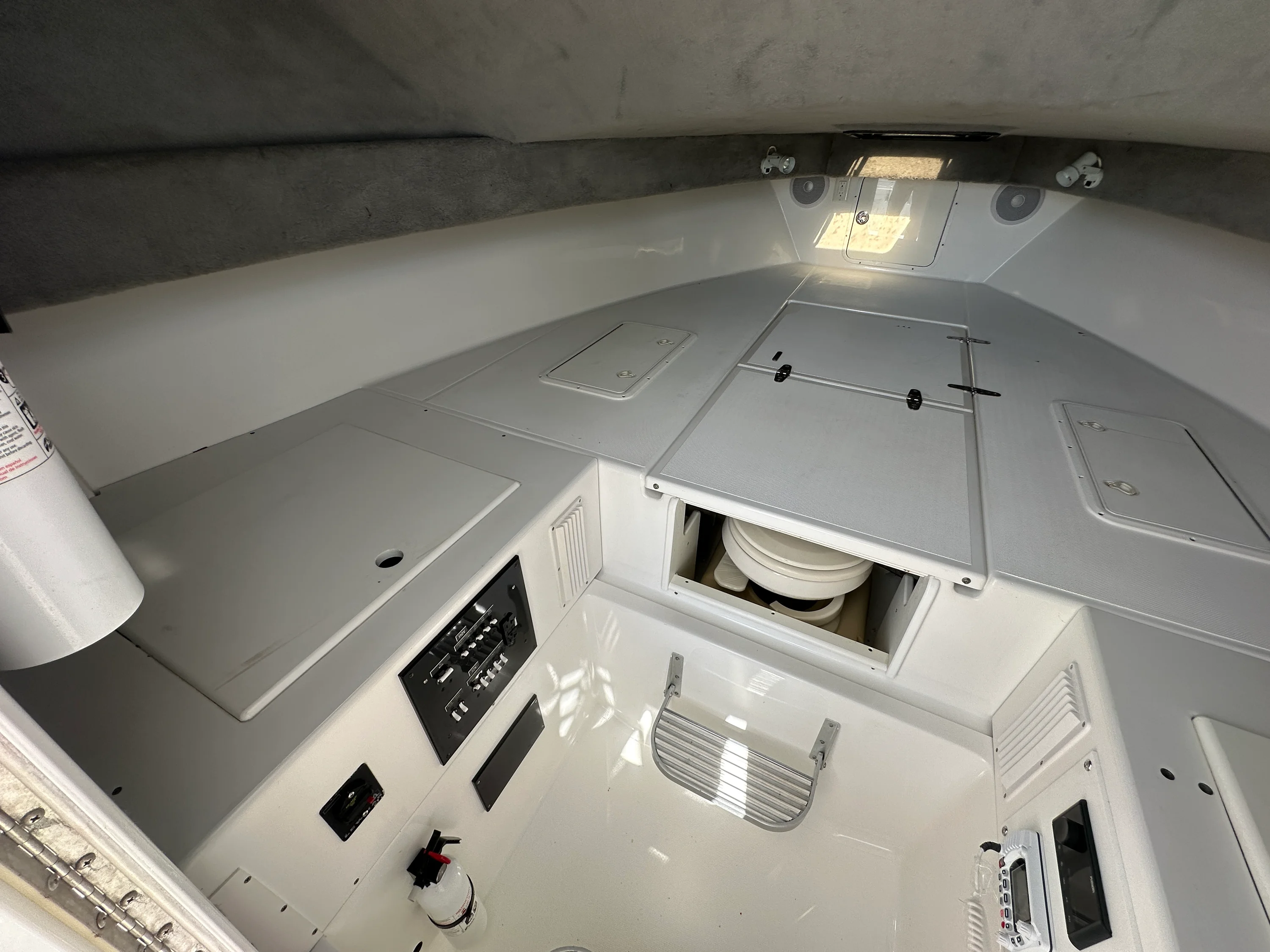 2005 Ocean Master 31 EXPRESS SPORT CABIN Image Thumbnail #31