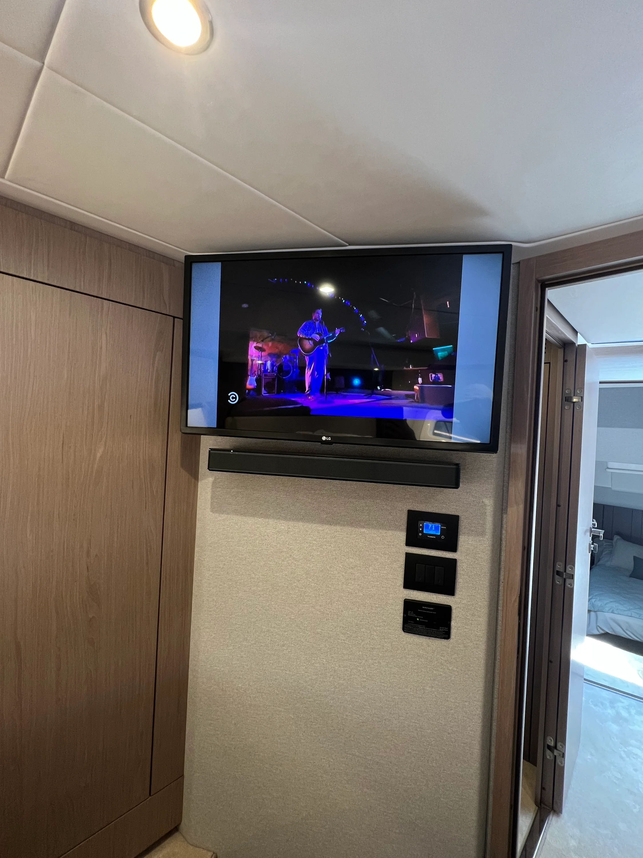 2023 Azimut 50 FLY Image Thumbnail #30