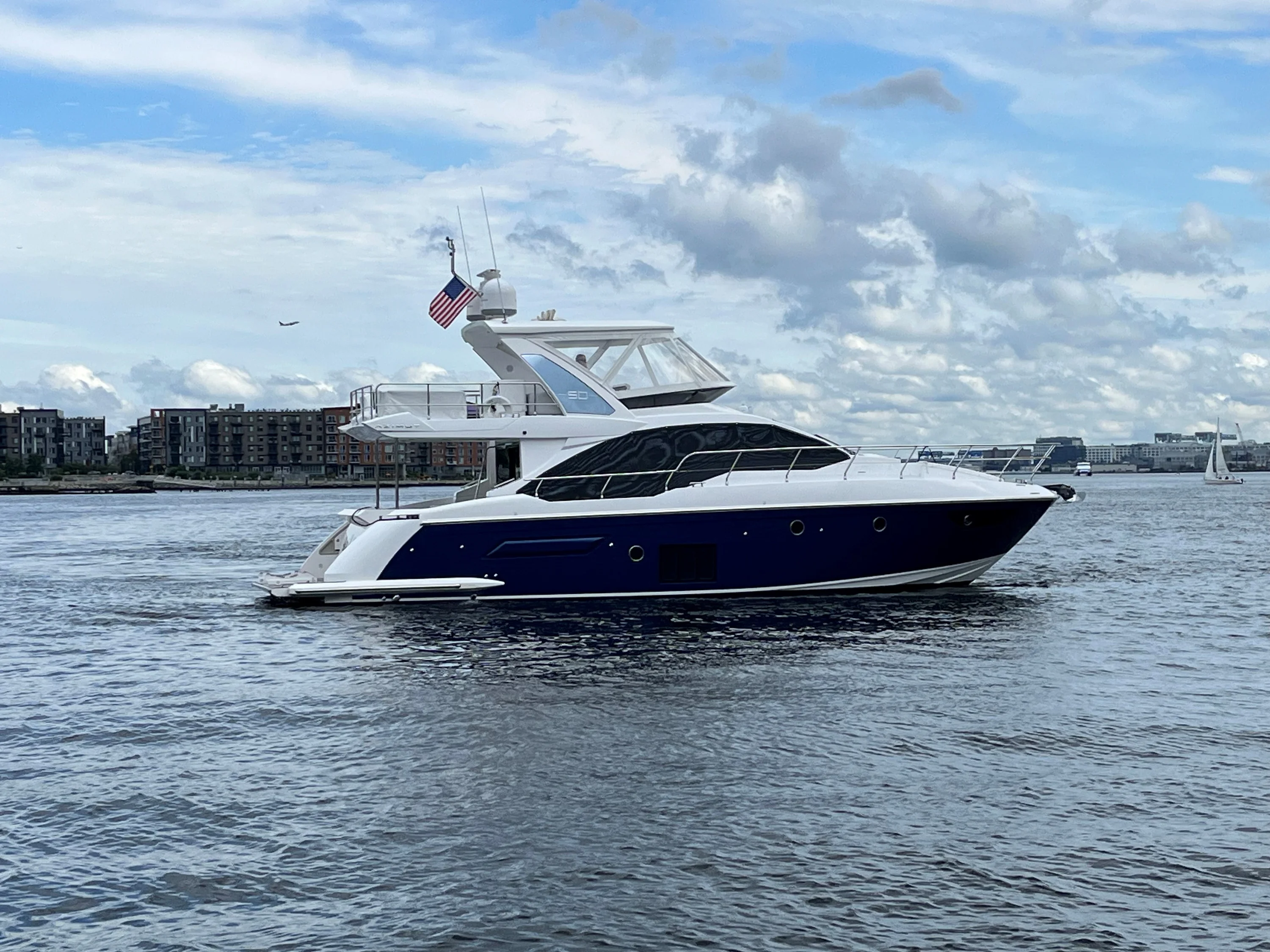 2023 Azimut 50 FLY Image Thumbnail #2