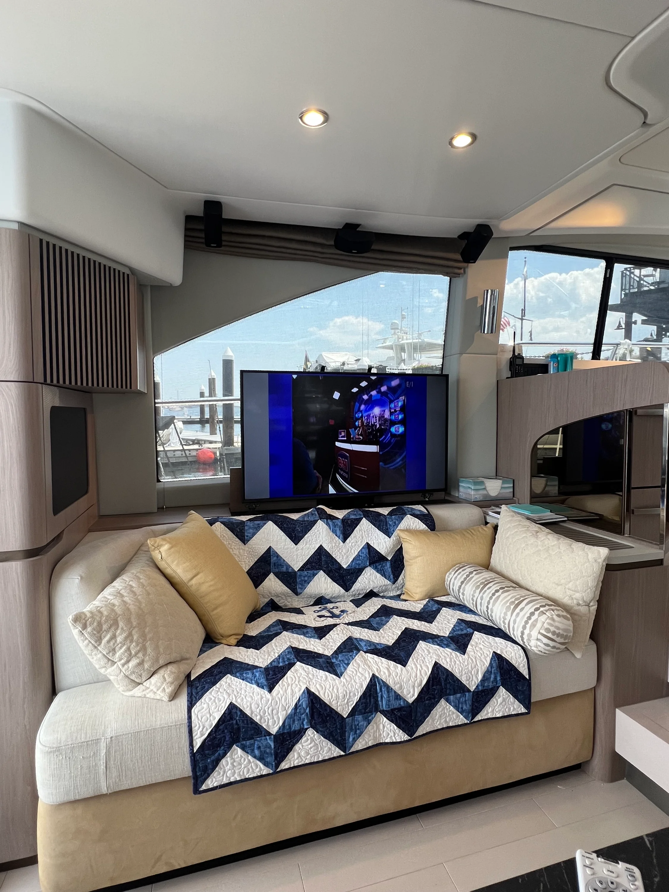 2023 Azimut 50 FLY Image Thumbnail #9