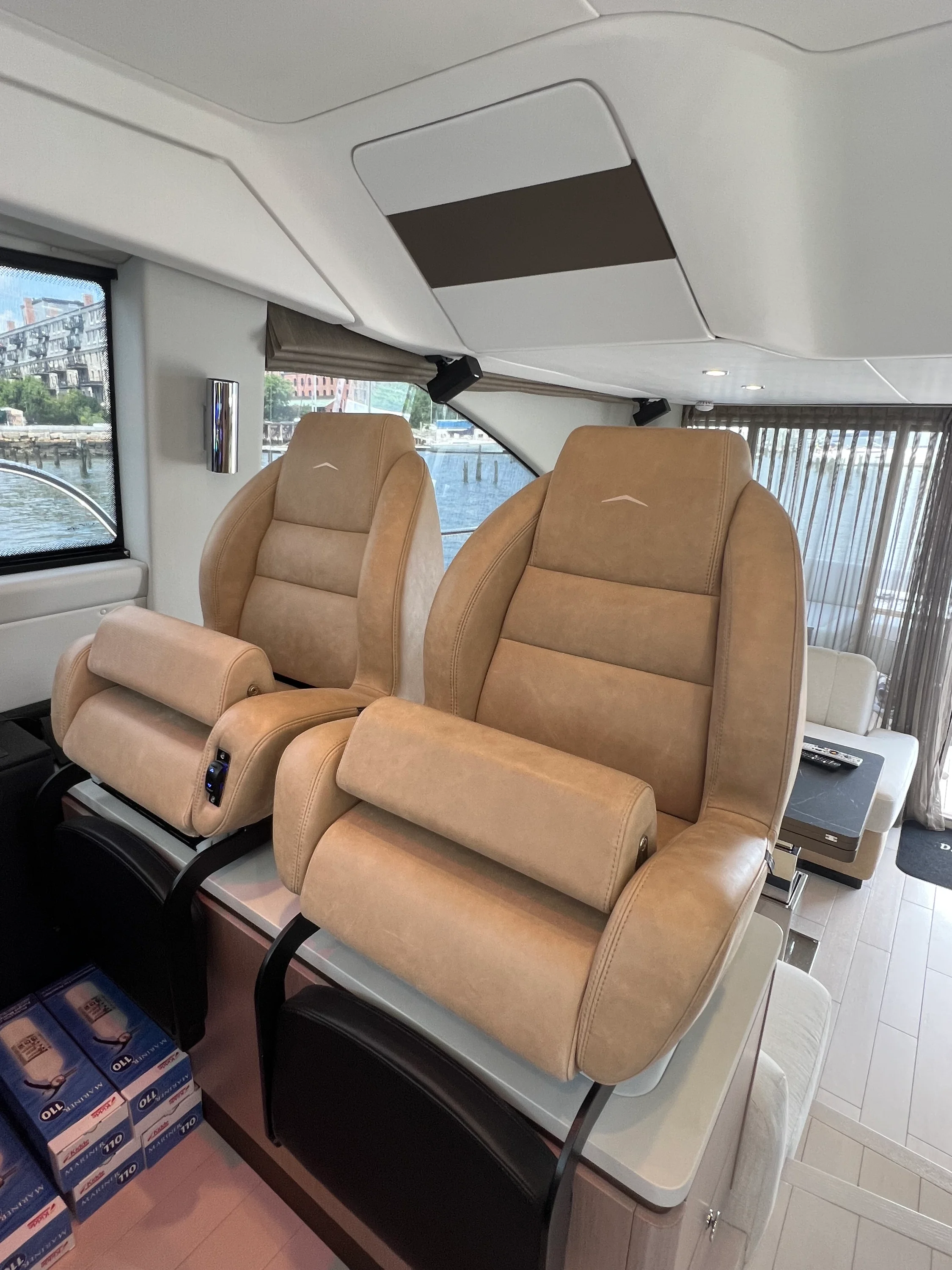 2023 Azimut 50 FLY Image Thumbnail #13