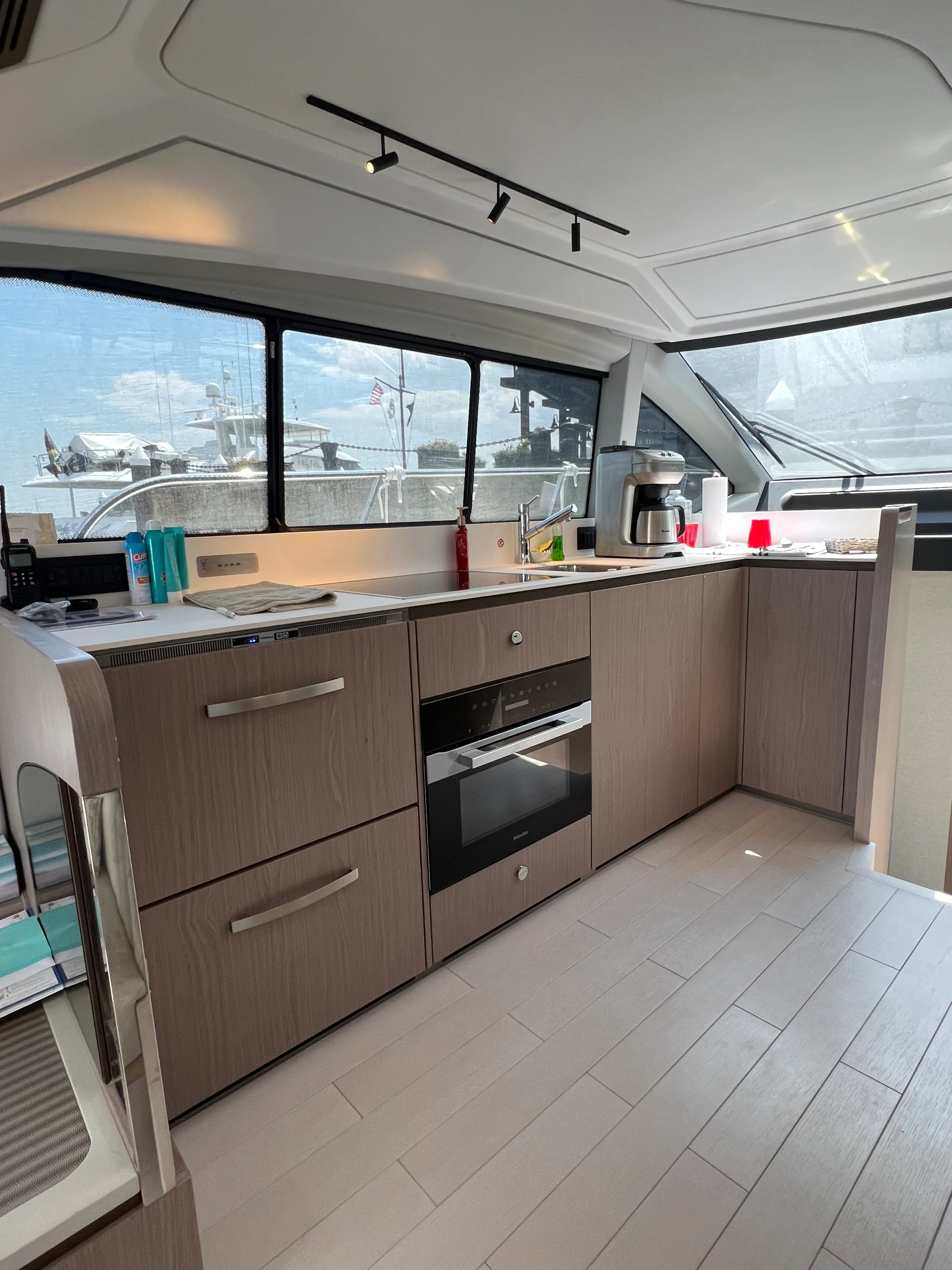 2023 Azimut 50 FLY Image Thumbnail #11