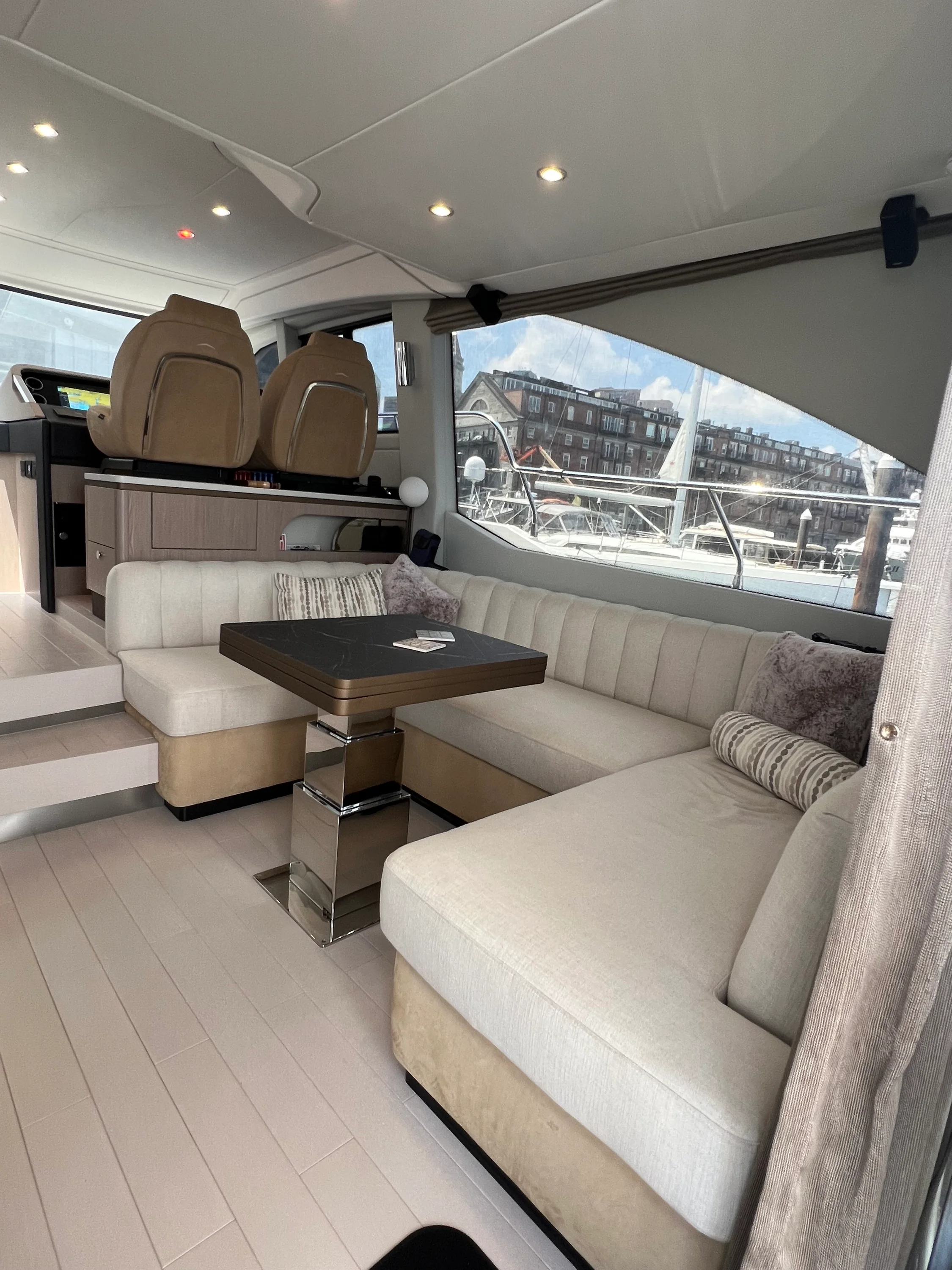 2023 Azimut 50 FLY Image Thumbnail #8