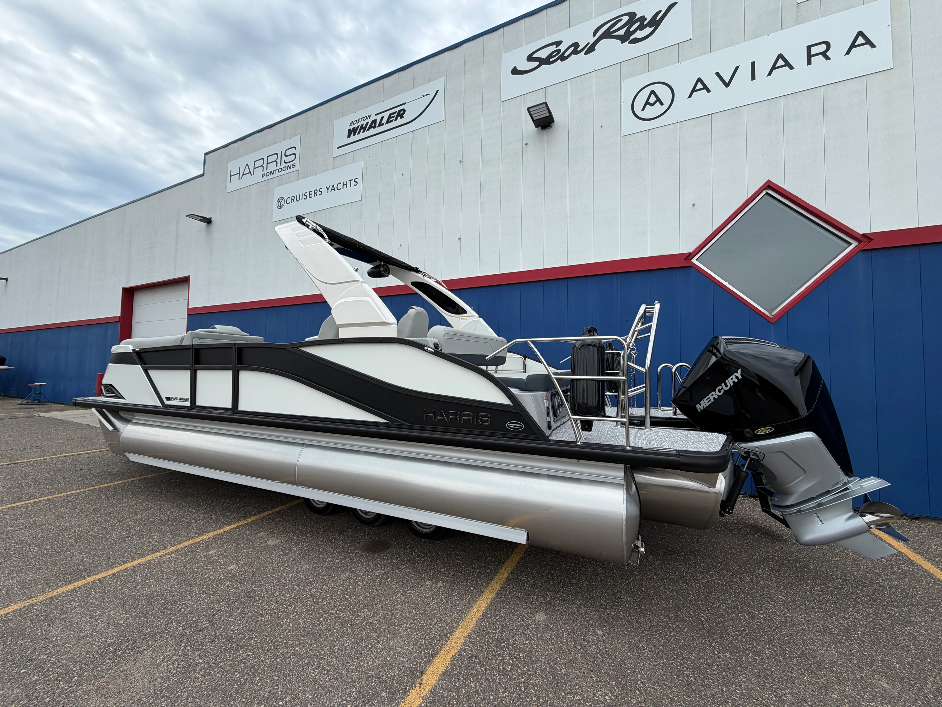2026 Harris 230 Grand Mariner Image Thumbnail #4