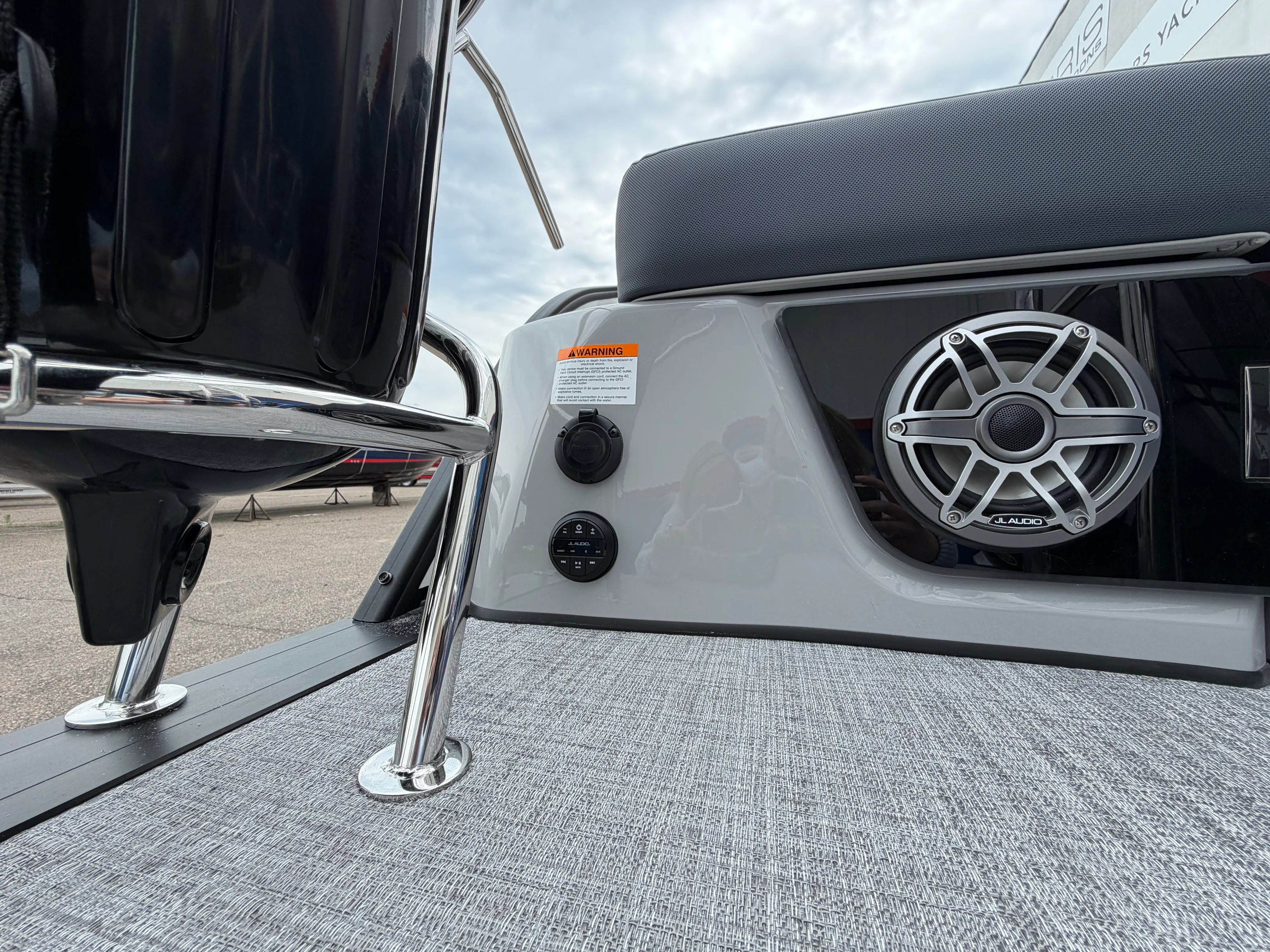 2026 Harris 230 Grand Mariner Image Thumbnail #9