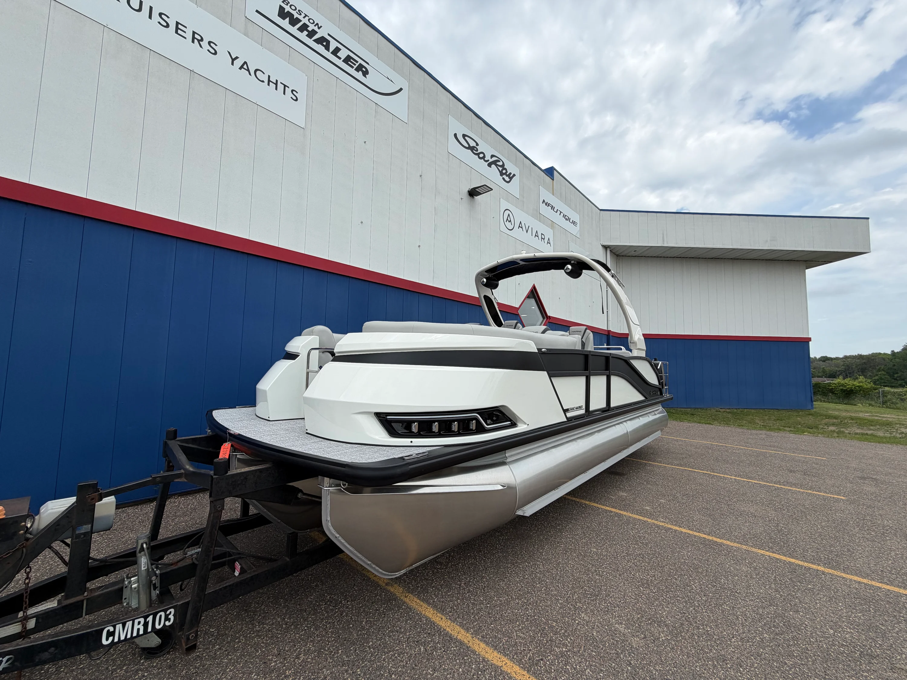 2026 Harris 230 Grand Mariner Image Thumbnail #3
