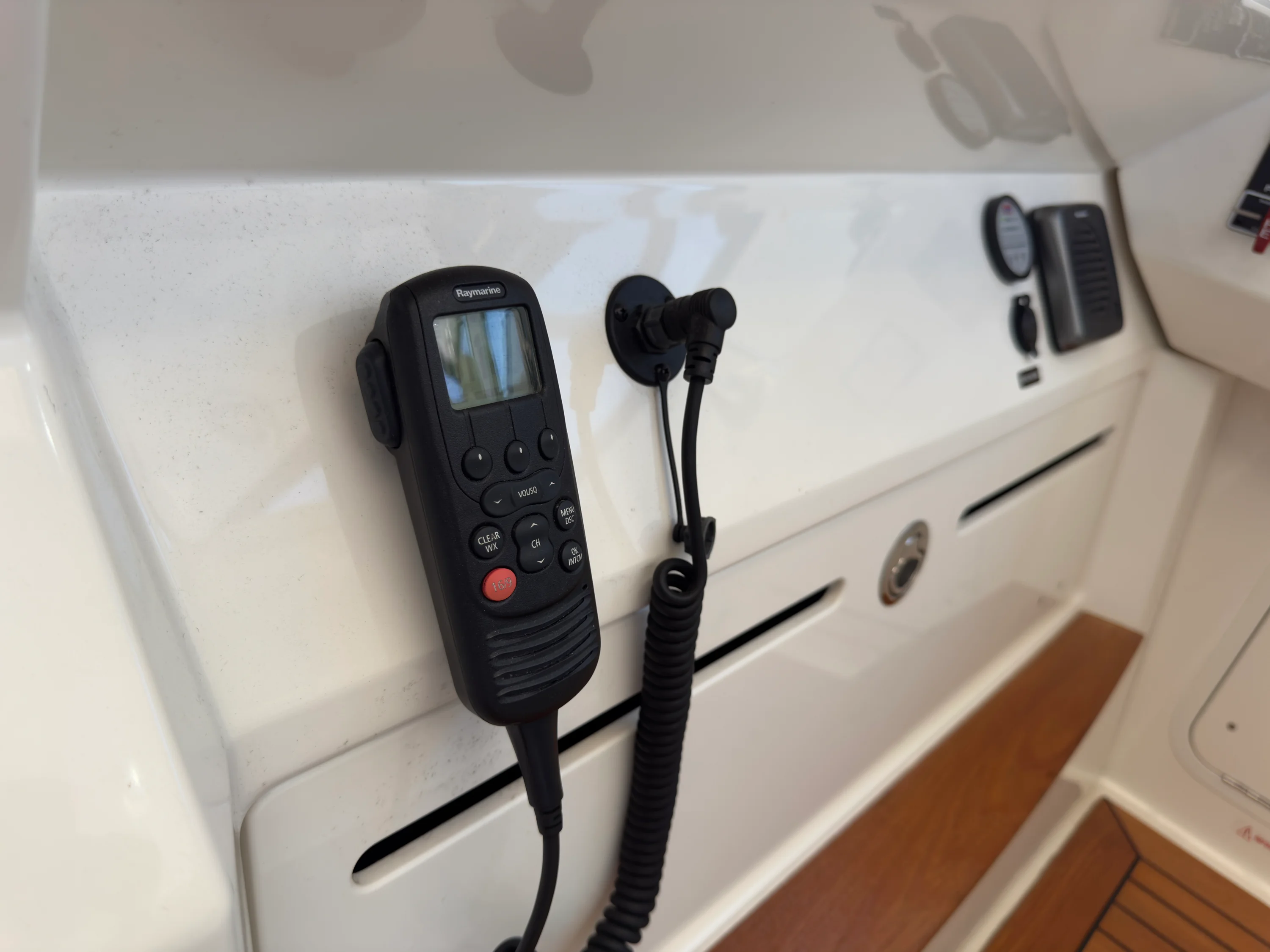 2014 Sea Ray 410 SUNDANCER Image Thumbnail #25