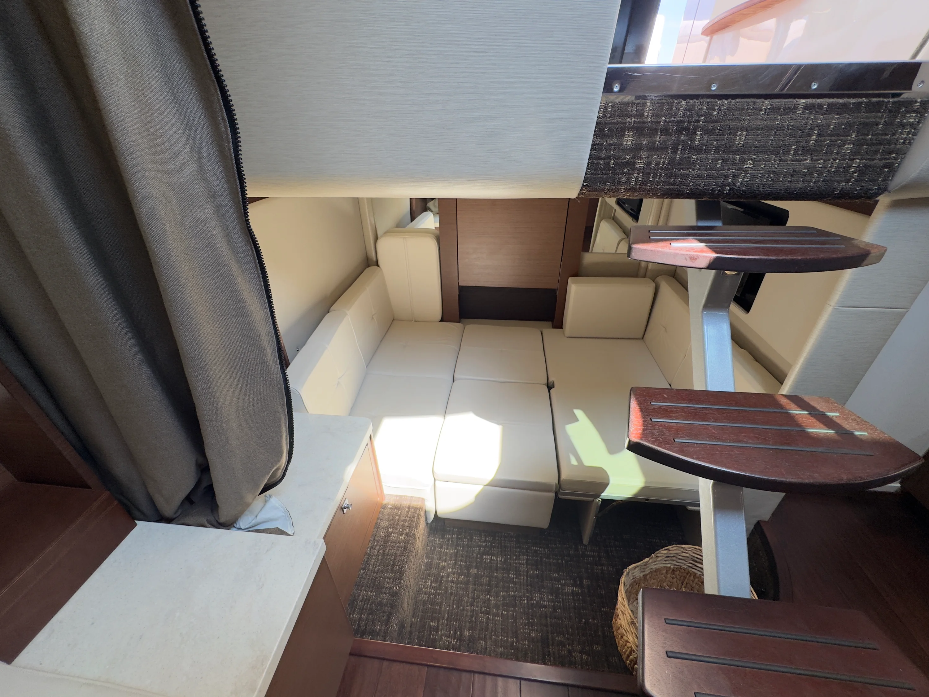 2014 Sea Ray 410 SUNDANCER Image Thumbnail #29