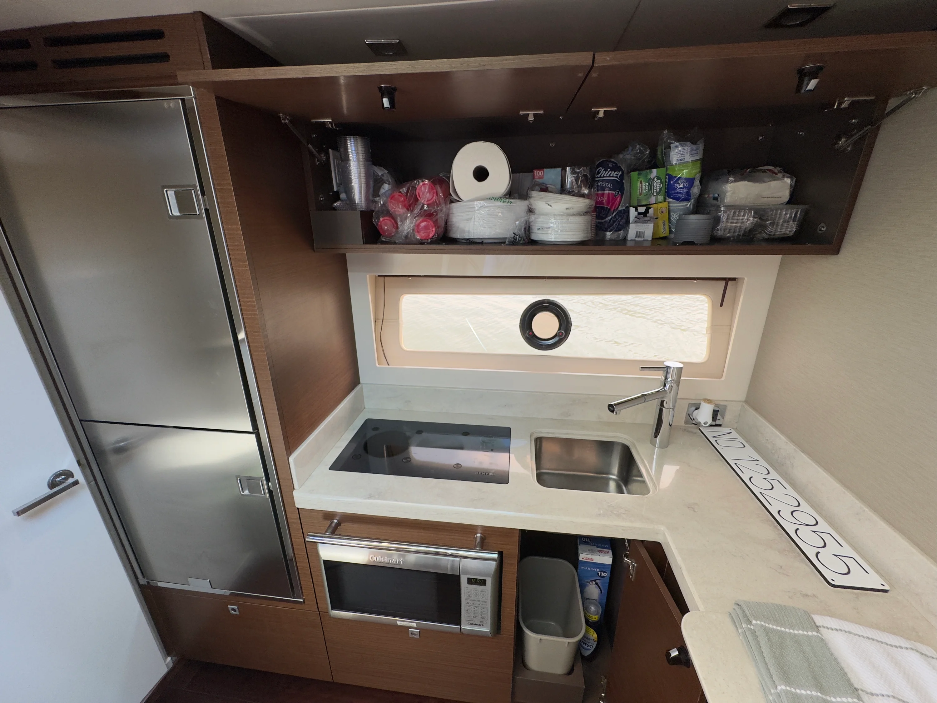 2014 Sea Ray 410 SUNDANCER Image Thumbnail #36