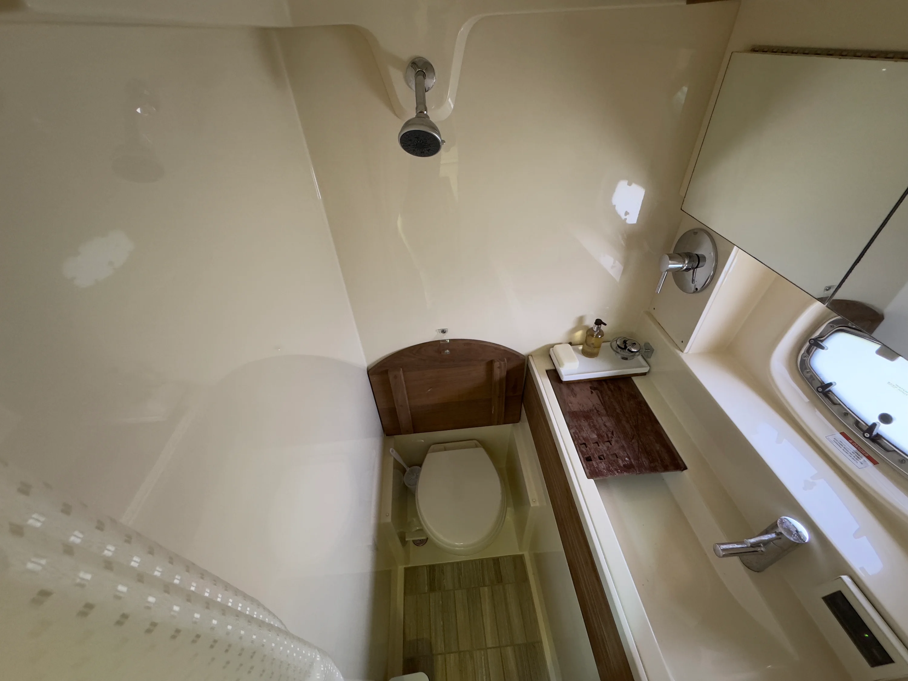 2014 Sea Ray 410 SUNDANCER Image Thumbnail #13