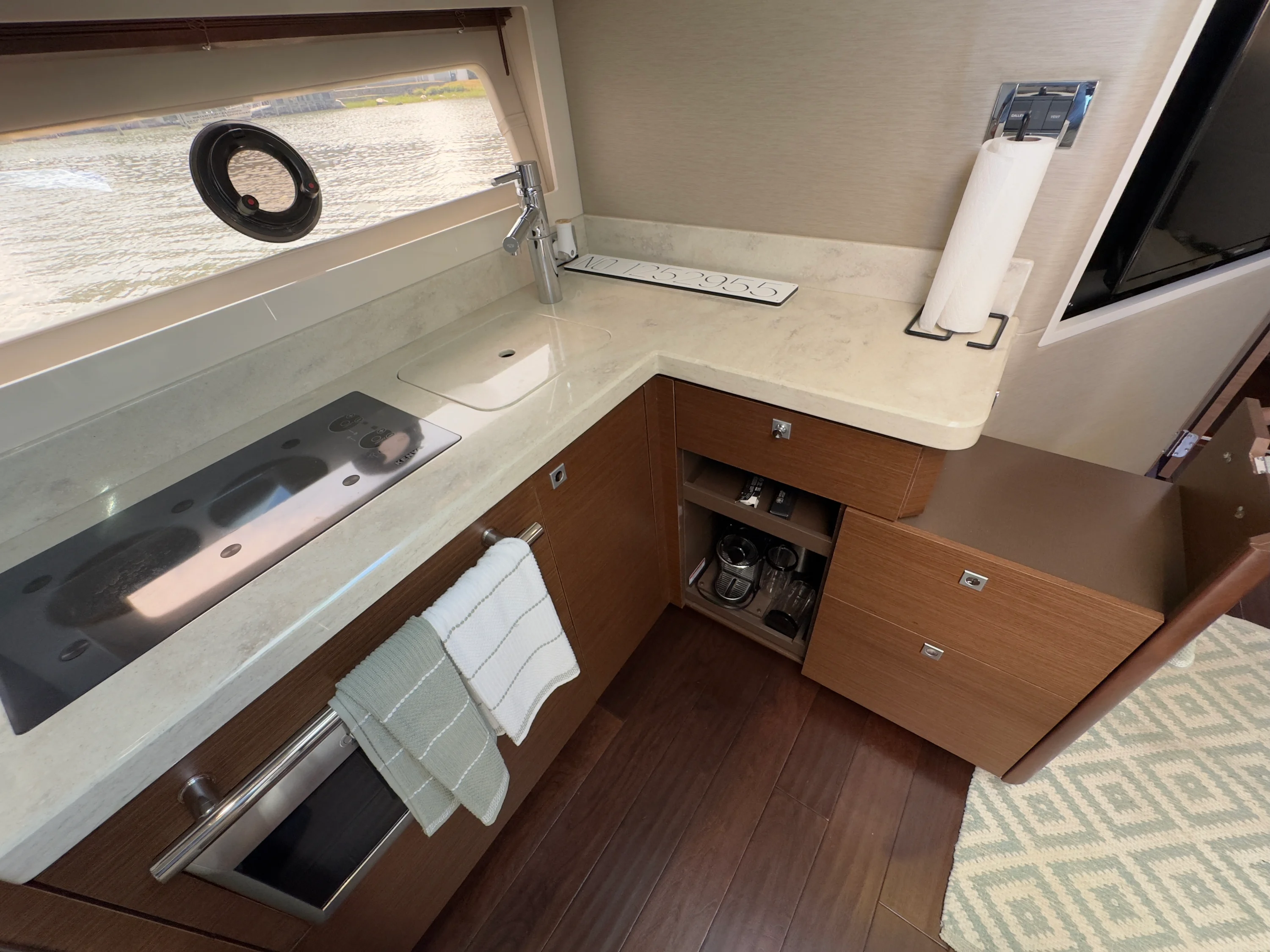 2014 Sea Ray 410 SUNDANCER Image Thumbnail #38
