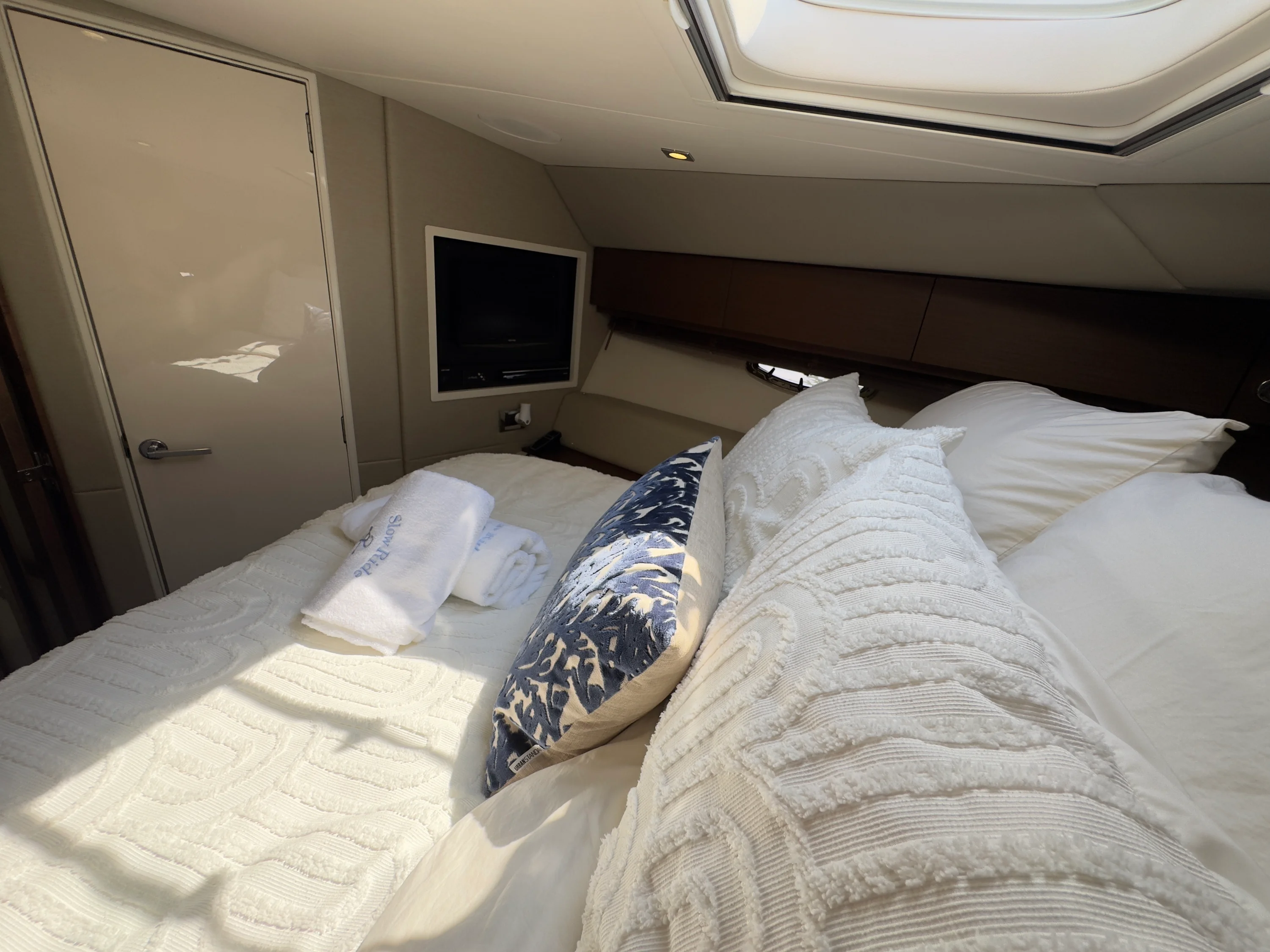 2014 Sea Ray 410 SUNDANCER Image Thumbnail #45