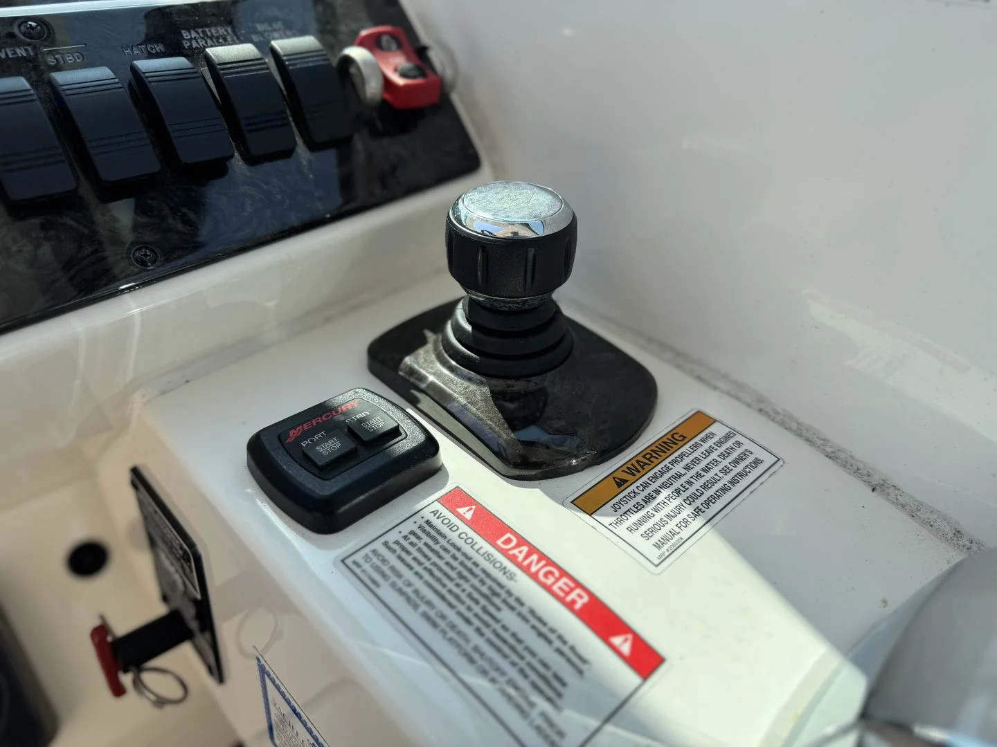 2014 Sea Ray 410 SUNDANCER Image Thumbnail #3